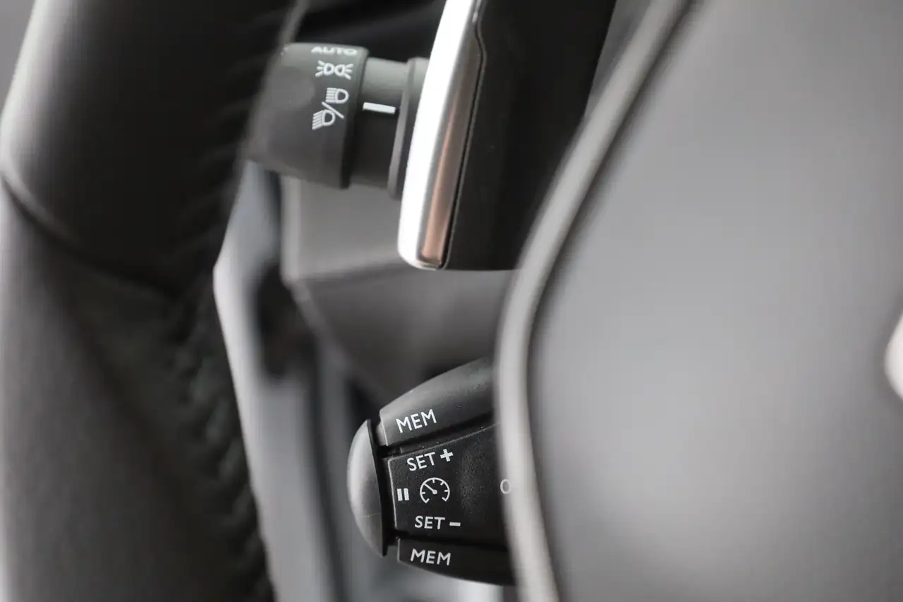 Peugeot 2008 PureTech 130 Aut. LED Tempomat AppleAndroid, миниатюра 18
