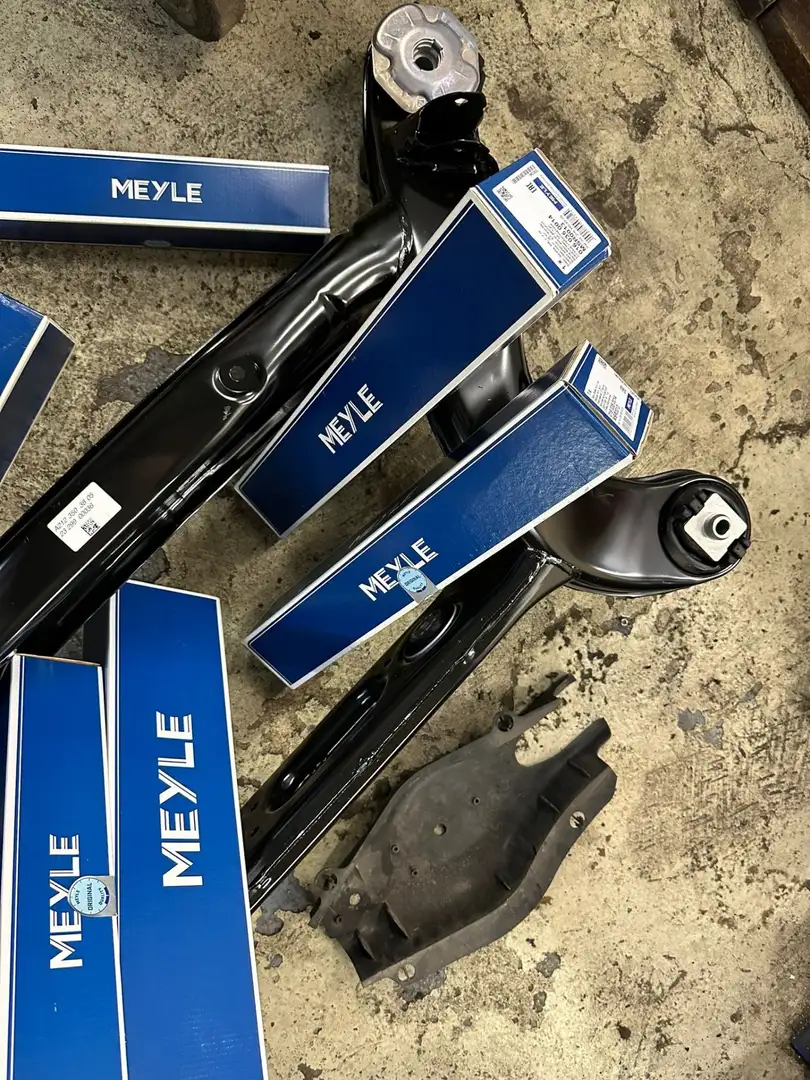 Mercedes-Benz E 350 CDI DPF 4Matic BlueEFFICIENCY 7G-TRONIC - 2