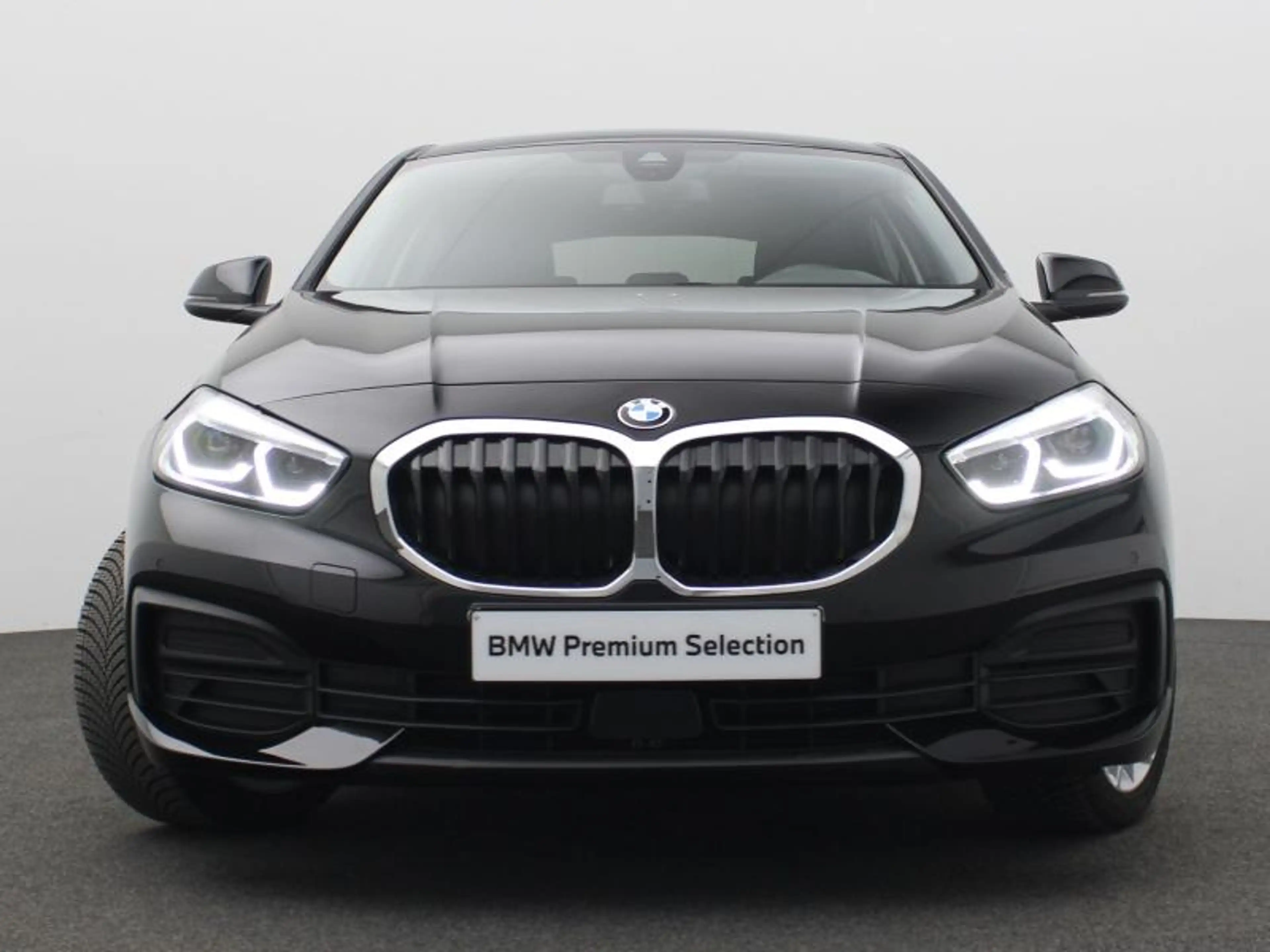 BMW 118 AUTOMAAT - NAVI - LED — photo 2