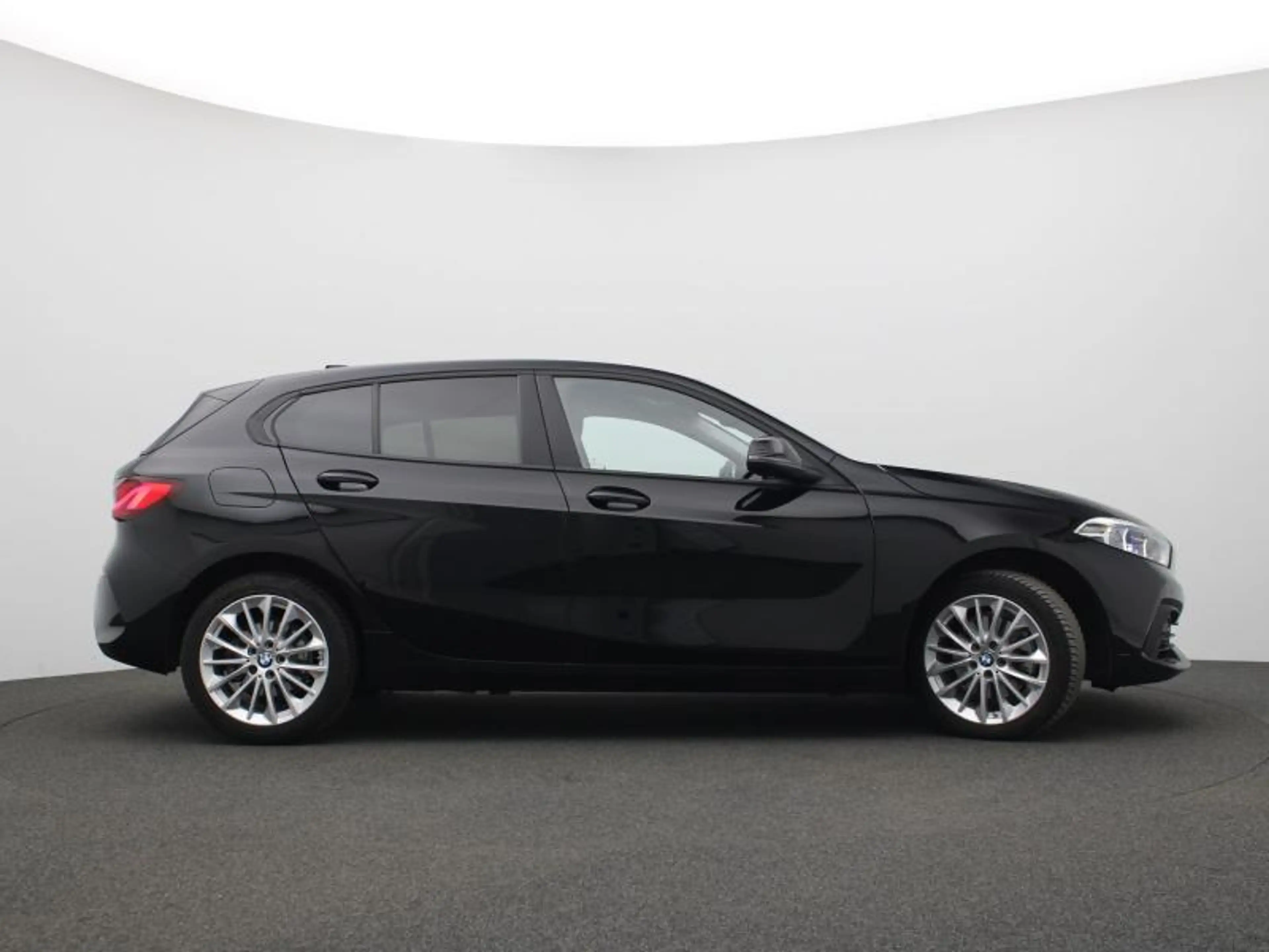 BMW 118 AUTOMAAT - NAVI - LED — photo 3