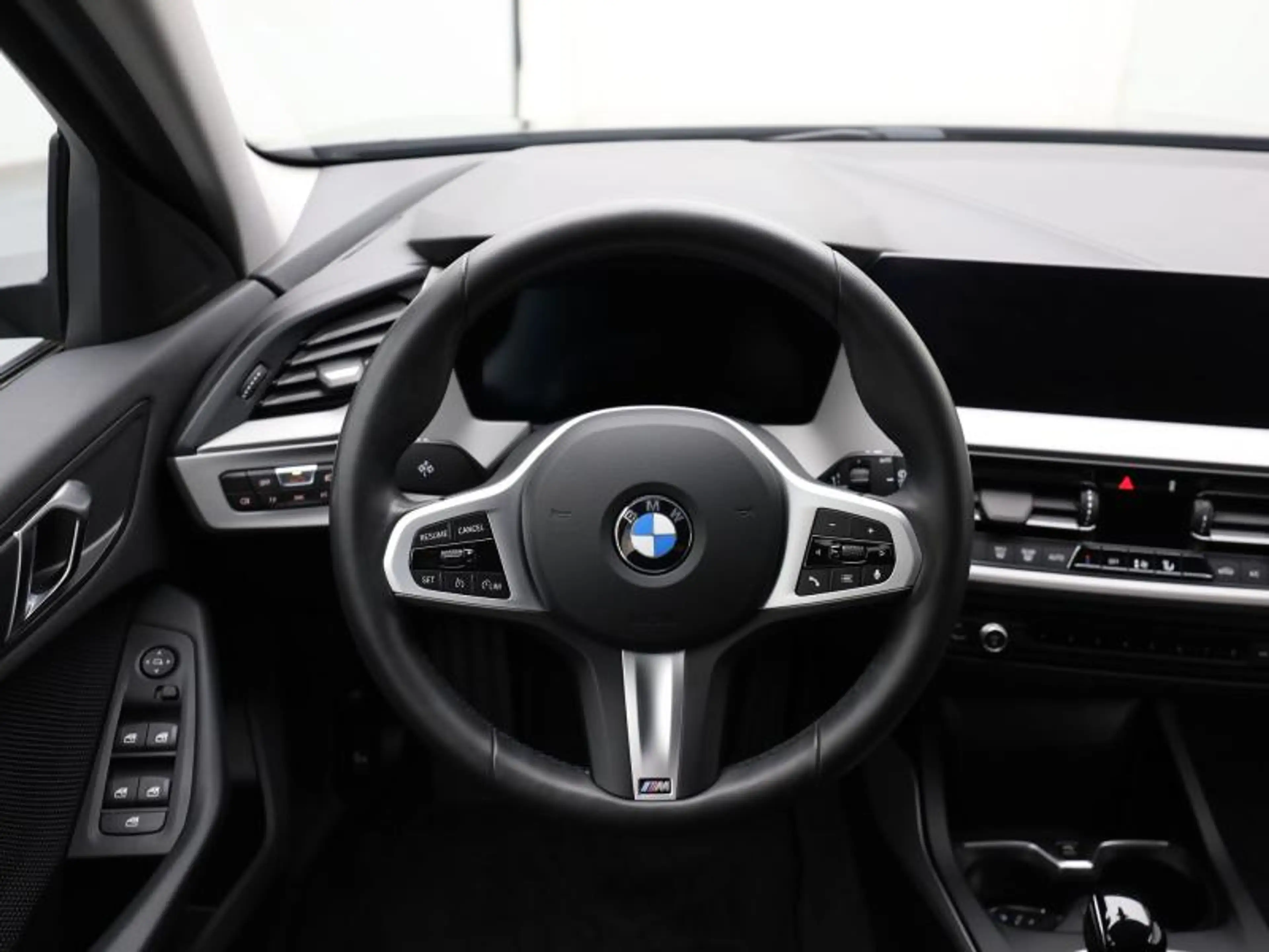 BMW 118 AUTOMAAT - NAVI - LED — photo 9