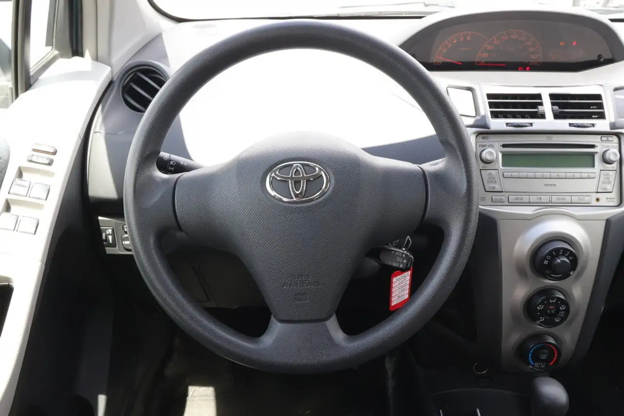 Toyota Yaris photo Toyota Yaris