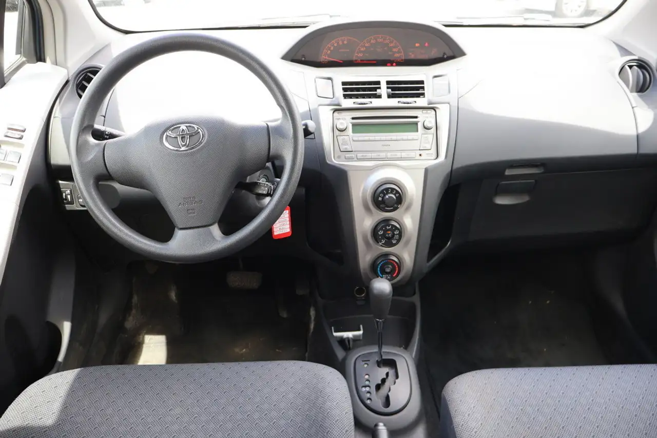Toyota Yaris photo Toyota Yaris