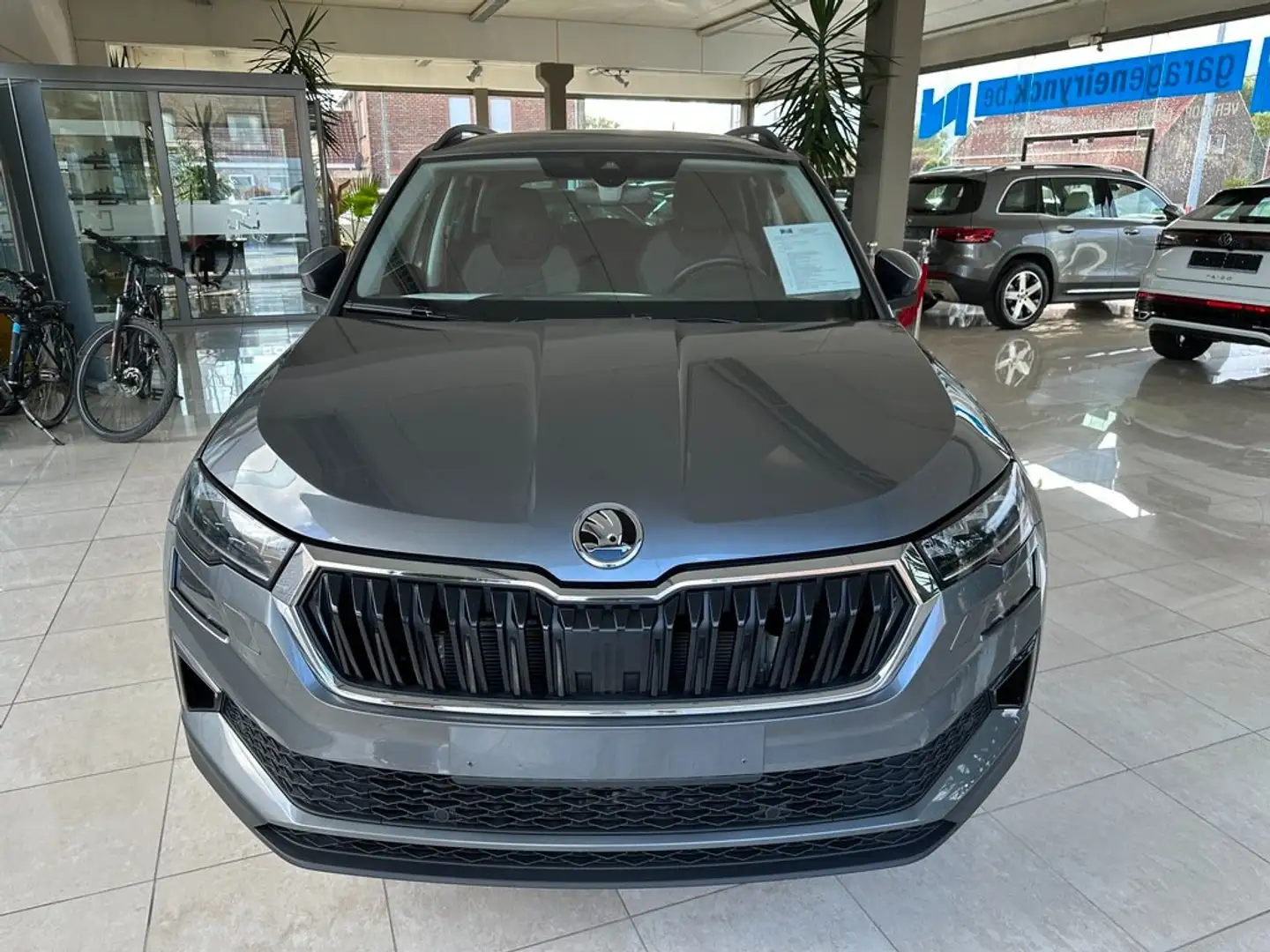 Skoda Karoq 1.5 TSI DSG Style|Camera|Amundsen|Stoelverw. V+A Grau - 2