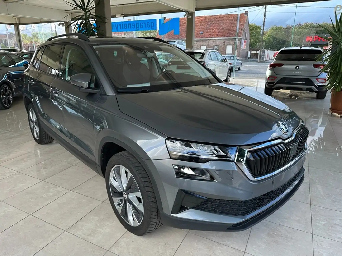Skoda Karoq 1.5 TSI DSG Style|Camera|Amundsen|Stoelverw. V+A Grau - 1