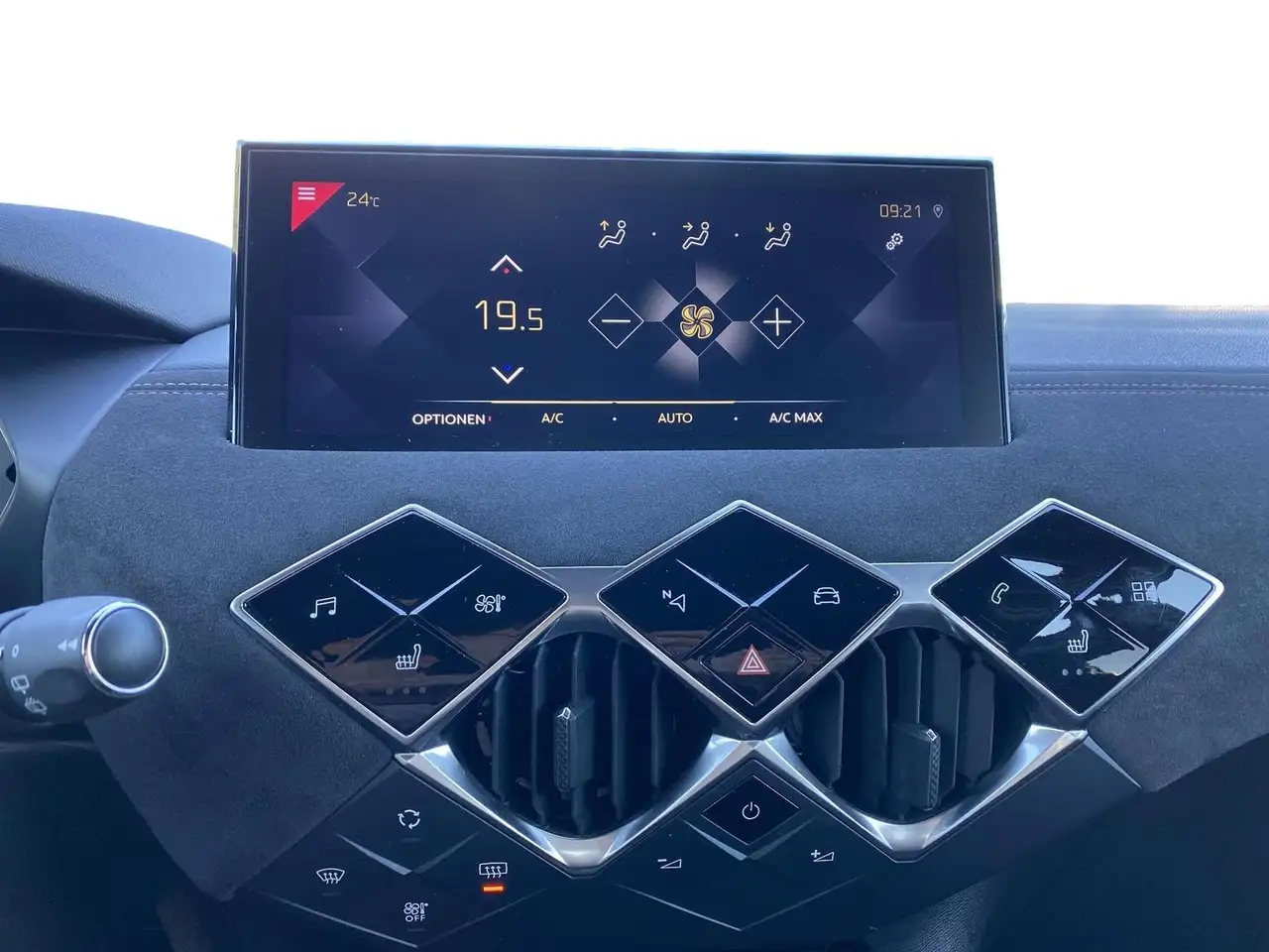 DS Automobiles DS 3 Crossback 2021 — фото 14