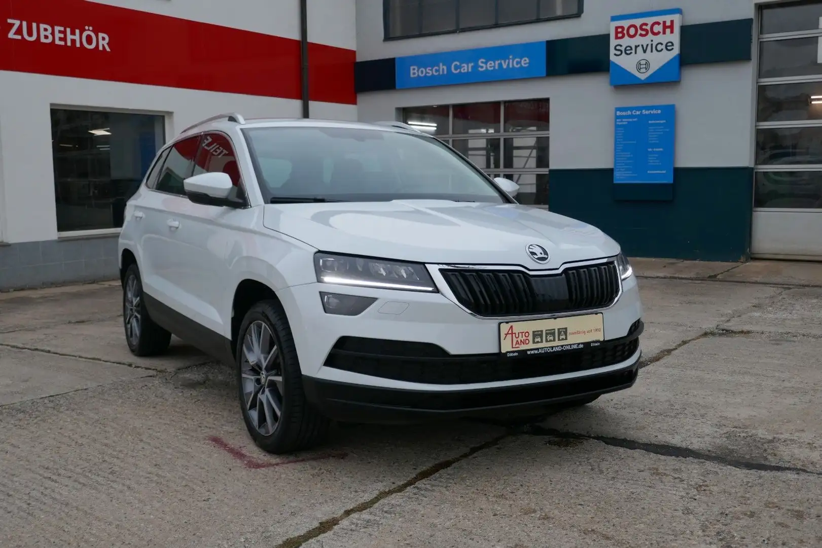 Skoda Karoq Style TSI DSG LED/Nav/SHZ/ACC Weiß - 1