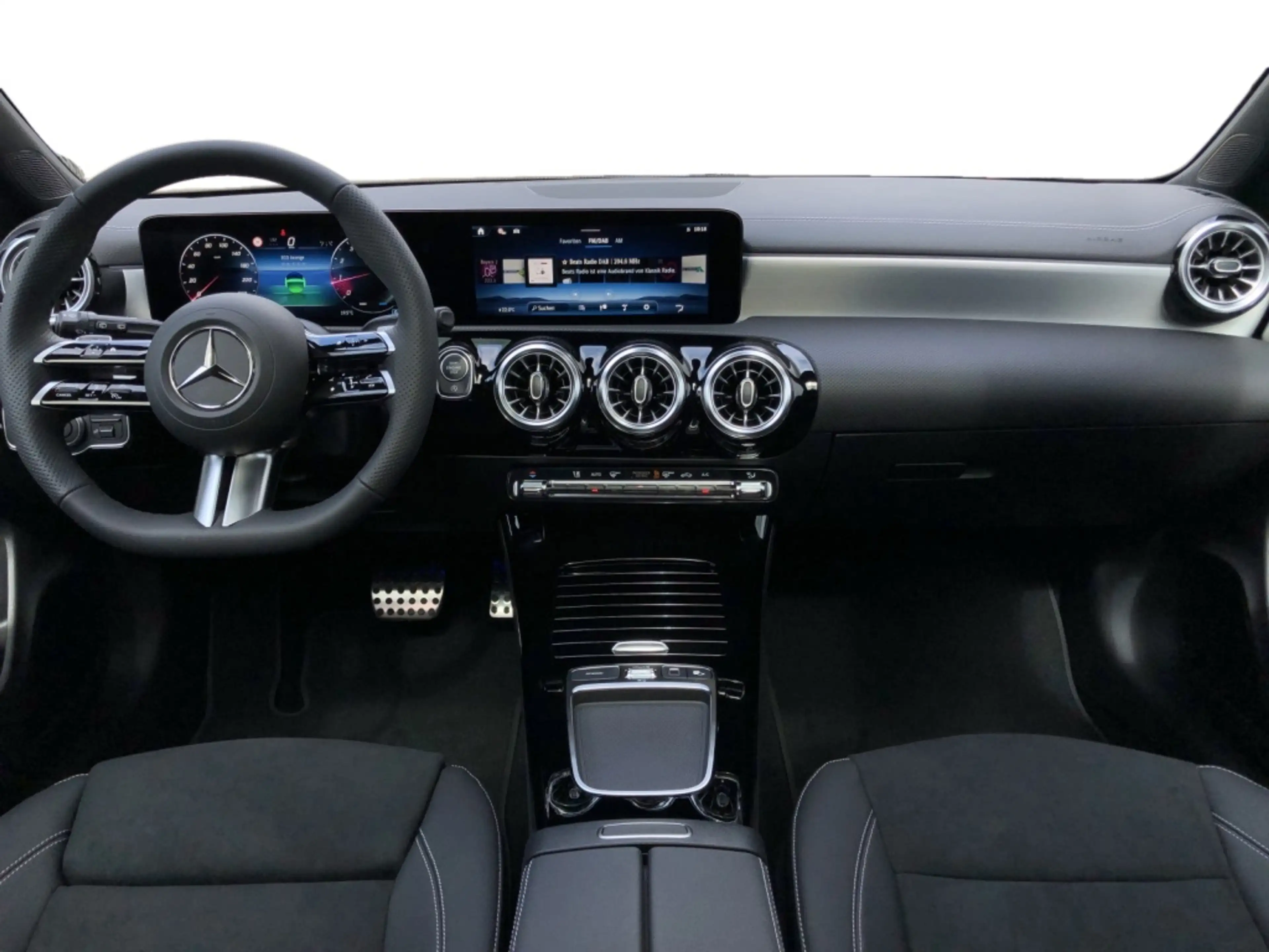 Mercedes-Benz CLA 180 AMG AMG+ILS+MBUX+Night — photo 7