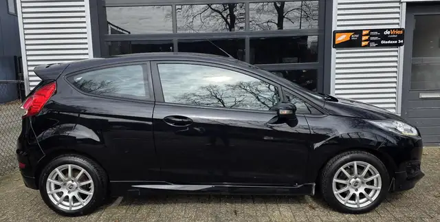 Ford Fiesta view 3
