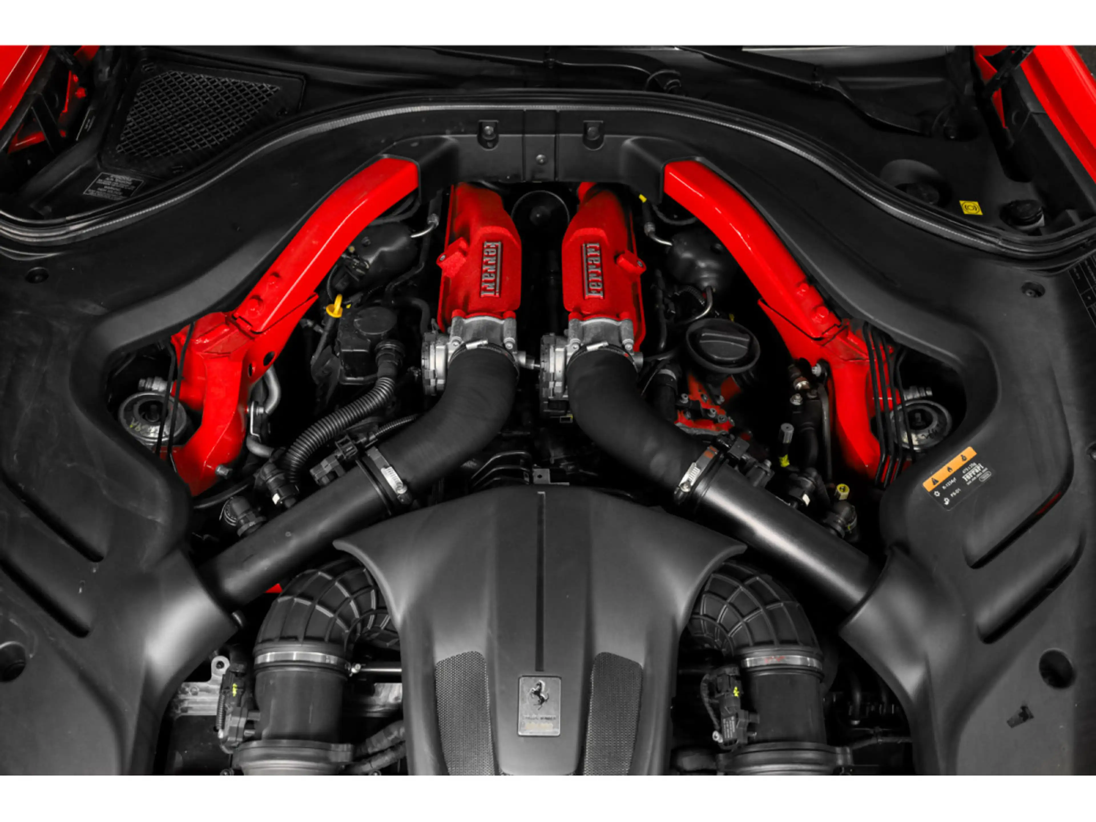 Ferrari Roma V8 - ROSSO CORSA — photo 10