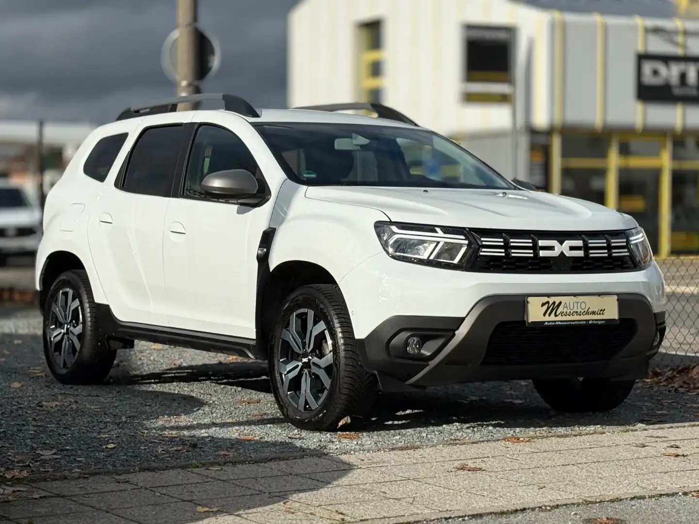 Dacia Duster II Journey+ 4WD AHK 360CAM NAVI SHZ Weiß - 1
