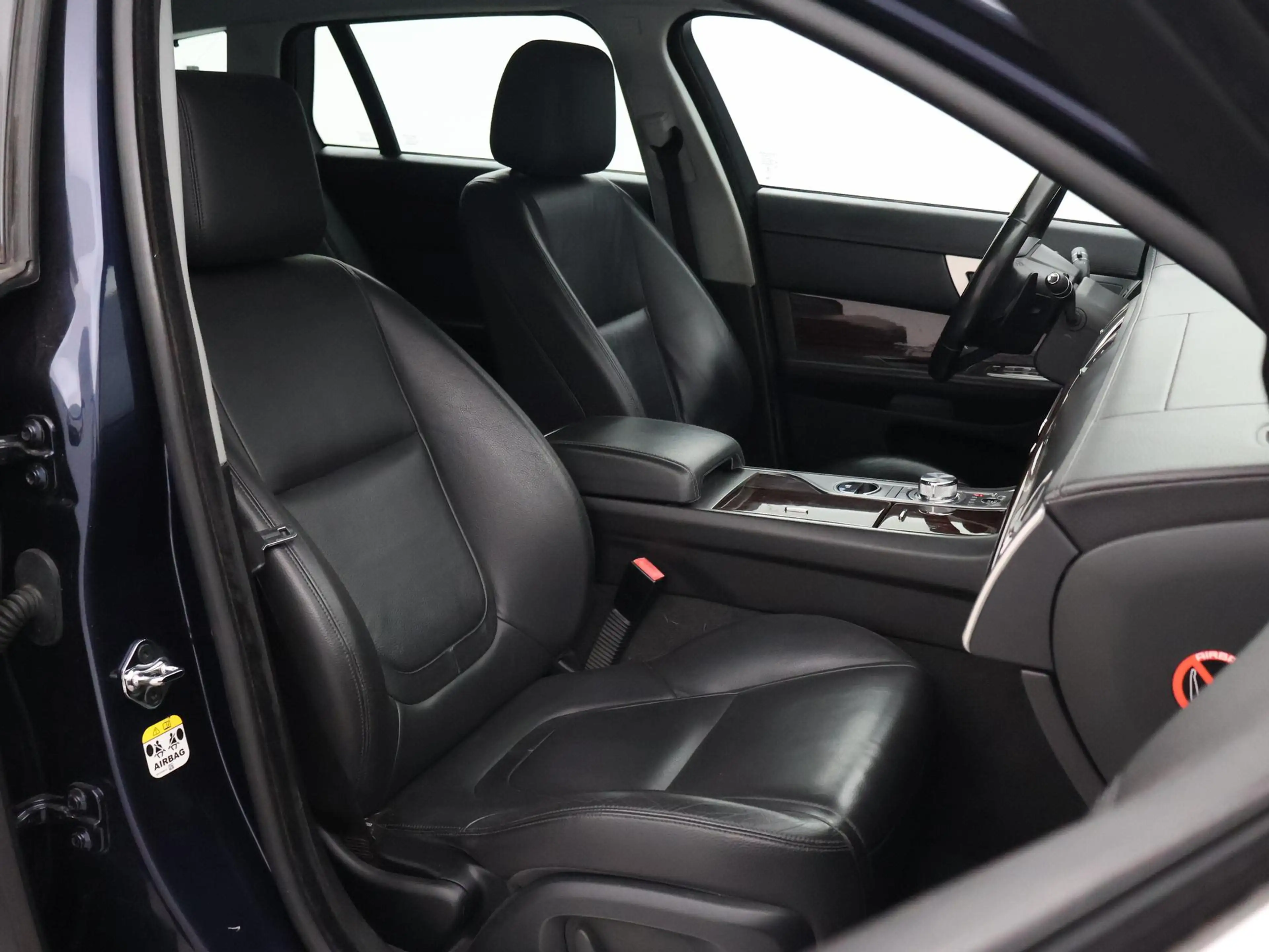 Jaguar XF Sportbrake 2.2D S 200 PK AUT8 + TREKHAAK | CAMERA — photo 6