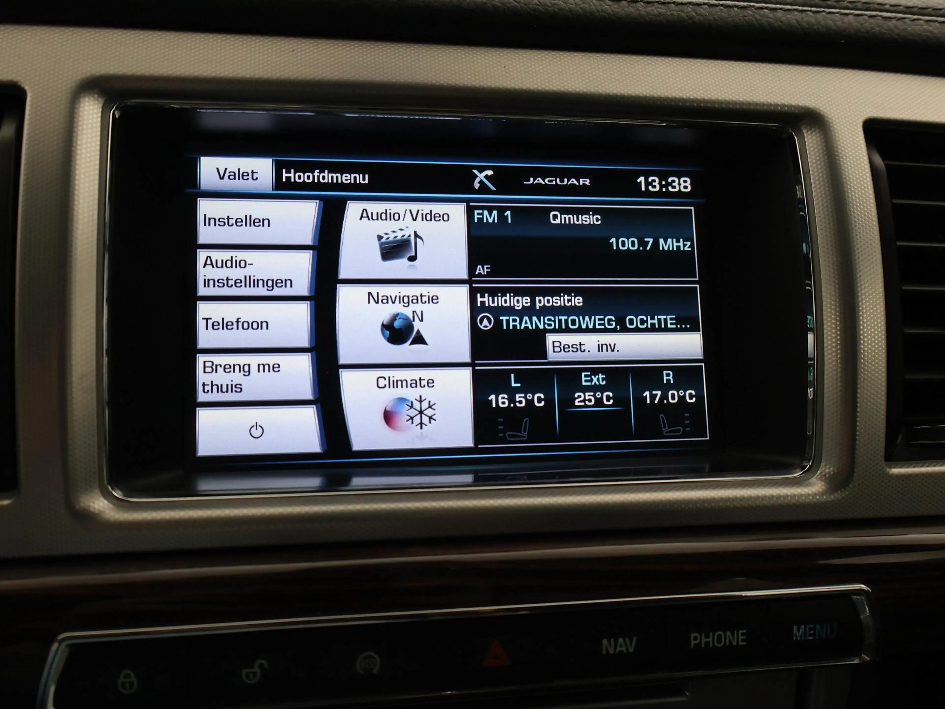 Jaguar XF Sportbrake 2.2D S 200 PK AUT8 + TREKHAAK | CAMERA — photo 30