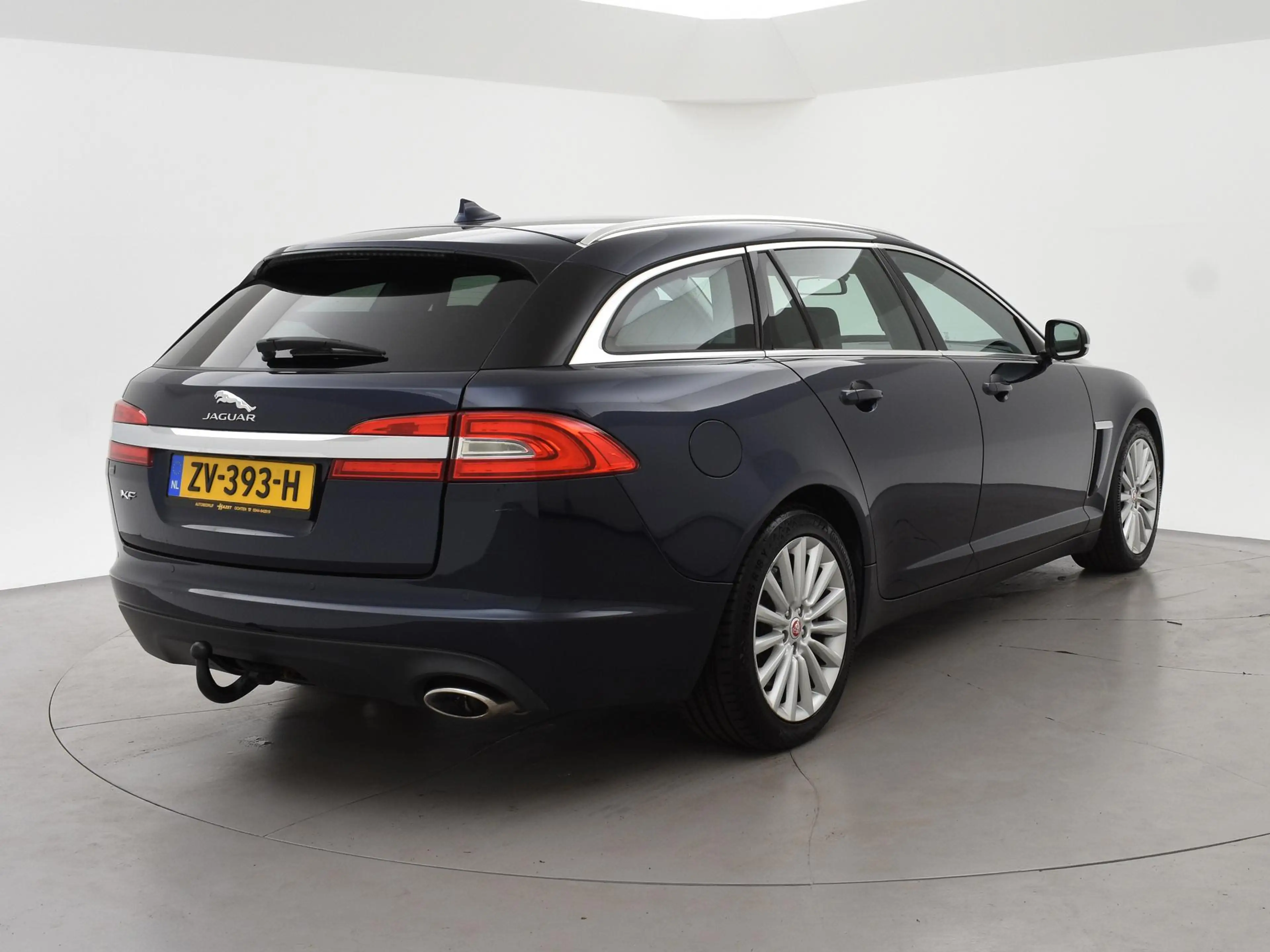 Jaguar XF Sportbrake 2.2D S 200 PK AUT8 + TREKHAAK | CAMERA — photo 2