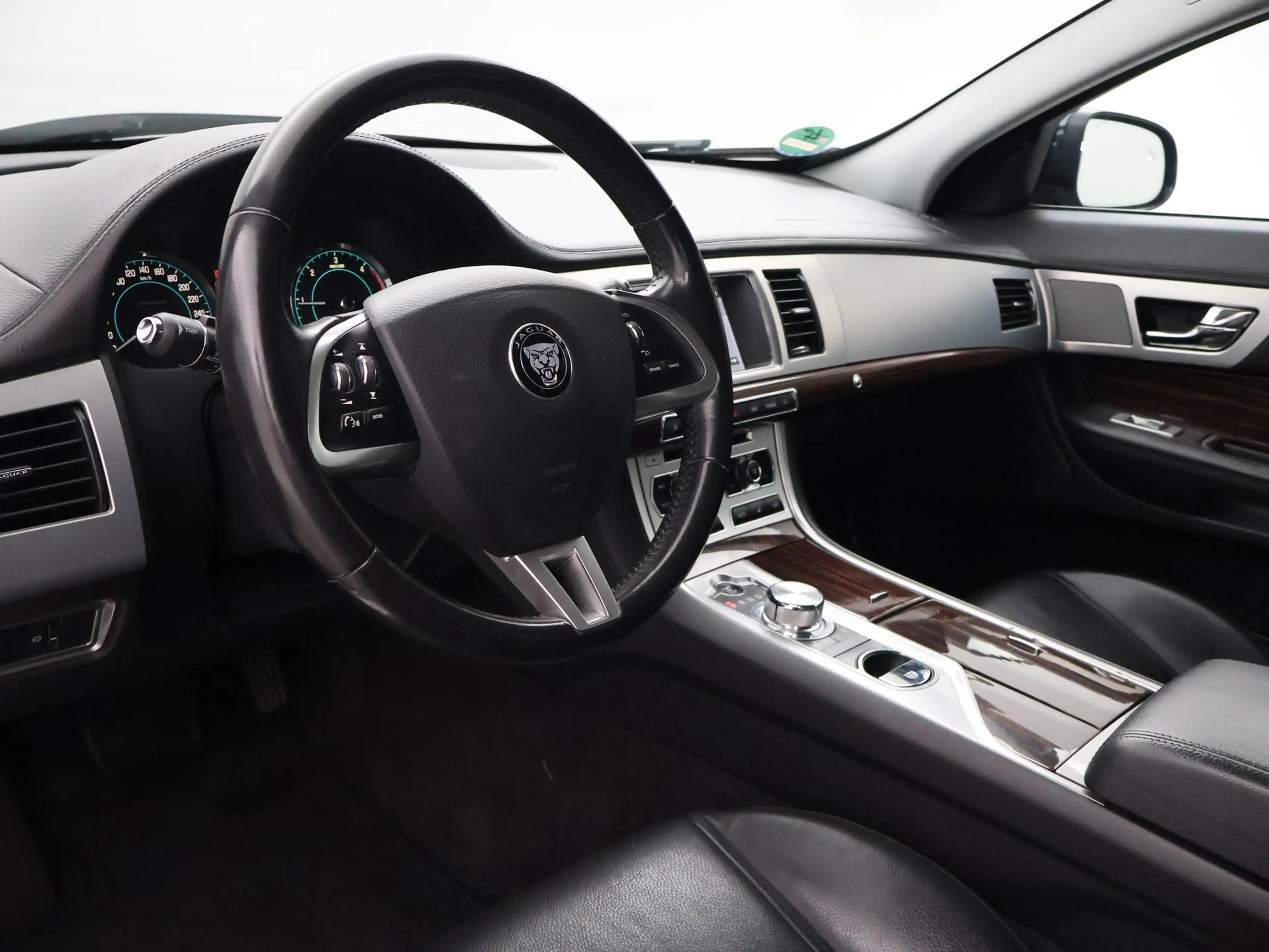 Jaguar XF Sportbrake 2.2D S 200 PK AUT8 + TREKHAAK | CAMERA — photo 19