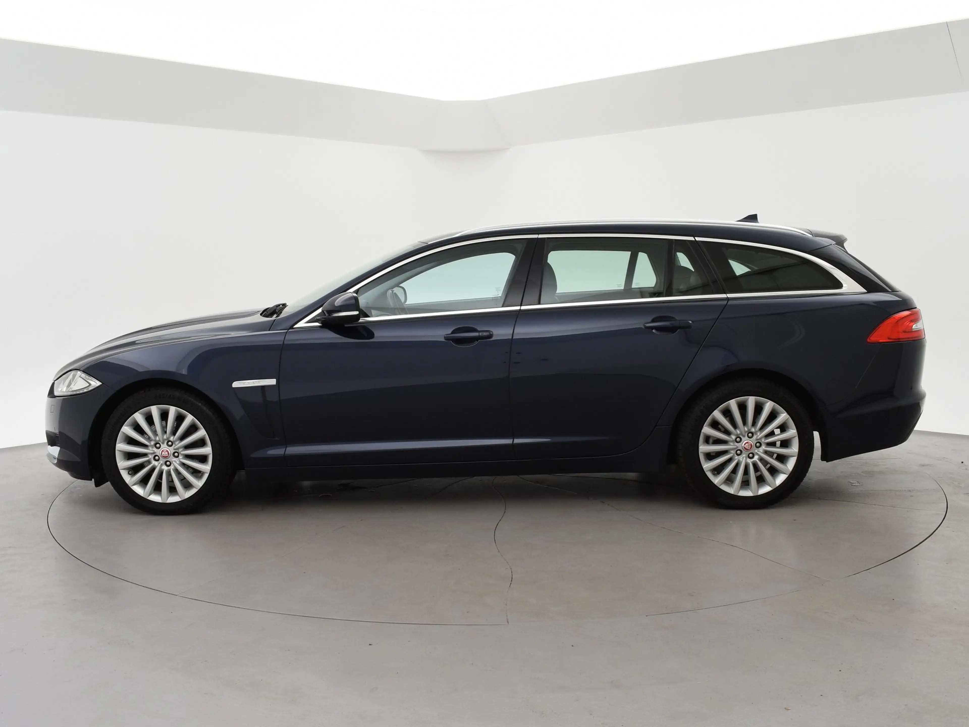Jaguar XF Sportbrake 2.2D S 200 PK AUT8 + TREKHAAK | CAMERA — photo 5