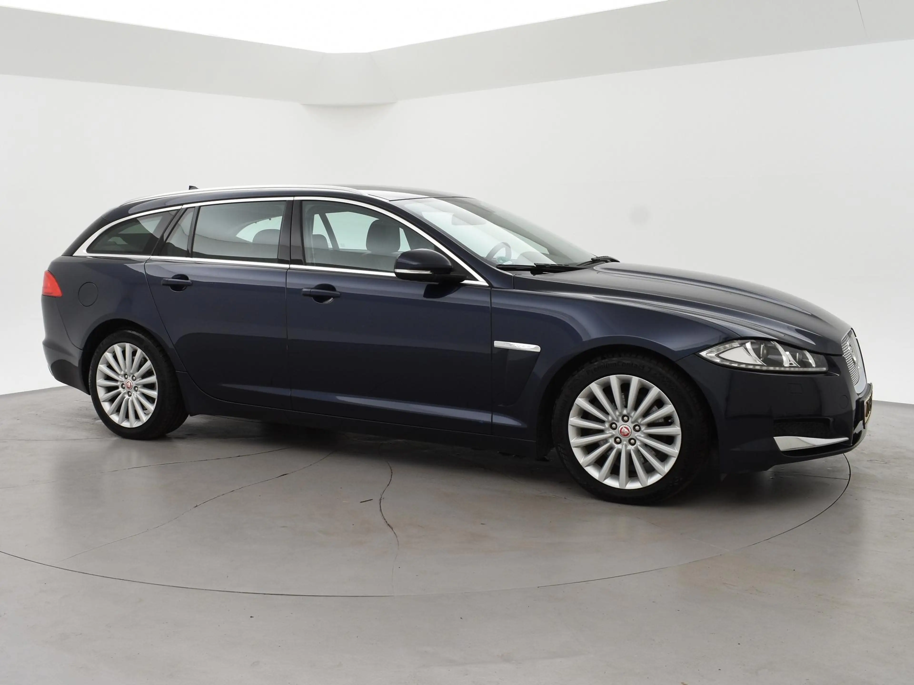 Jaguar XF Sportbrake 2.2D S 200 PK AUT8 + TREKHAAK | CAMERA — photo 14