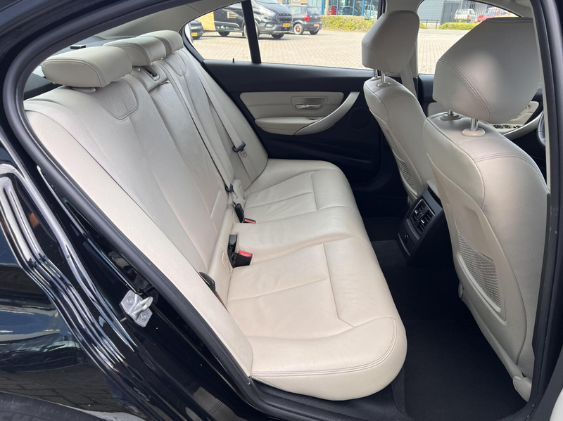 BMW 318 3-serie 318i High Executive Automaat Clima 2018 Le — photo 19