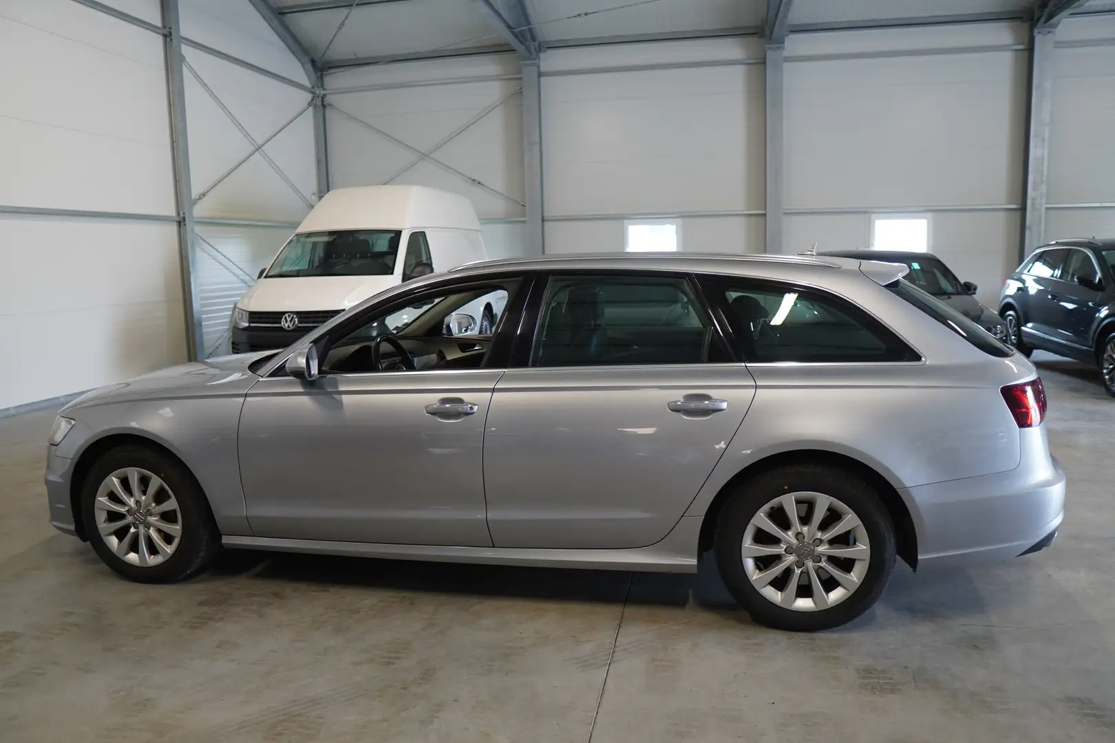Audi A6 Avant 3,0 TDI clean Diesel Quattro S-tronic RFK Grijs - 2
