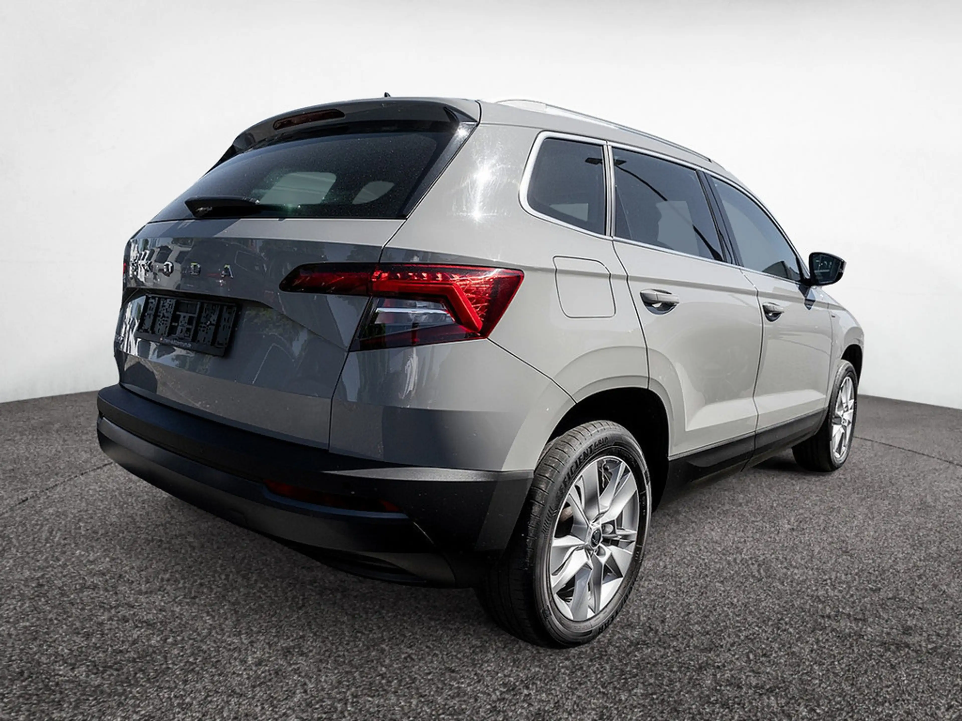 Skoda Karoq 1.0 TSI Clever PDC KEYLESS SMARTLINK — photo 3