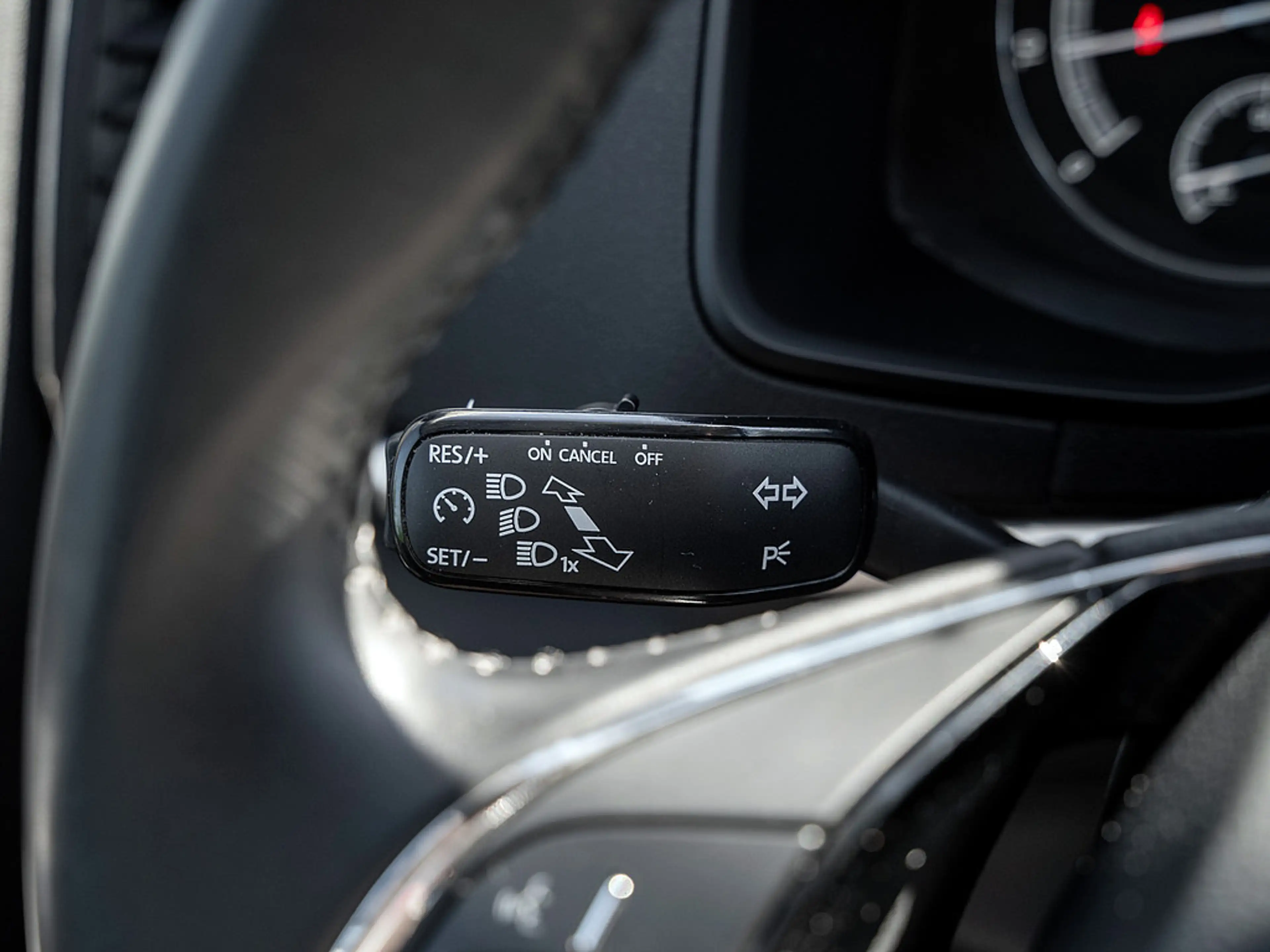 Skoda Karoq 1.0 TSI Clever PDC KEYLESS SMARTLINK — photo 12