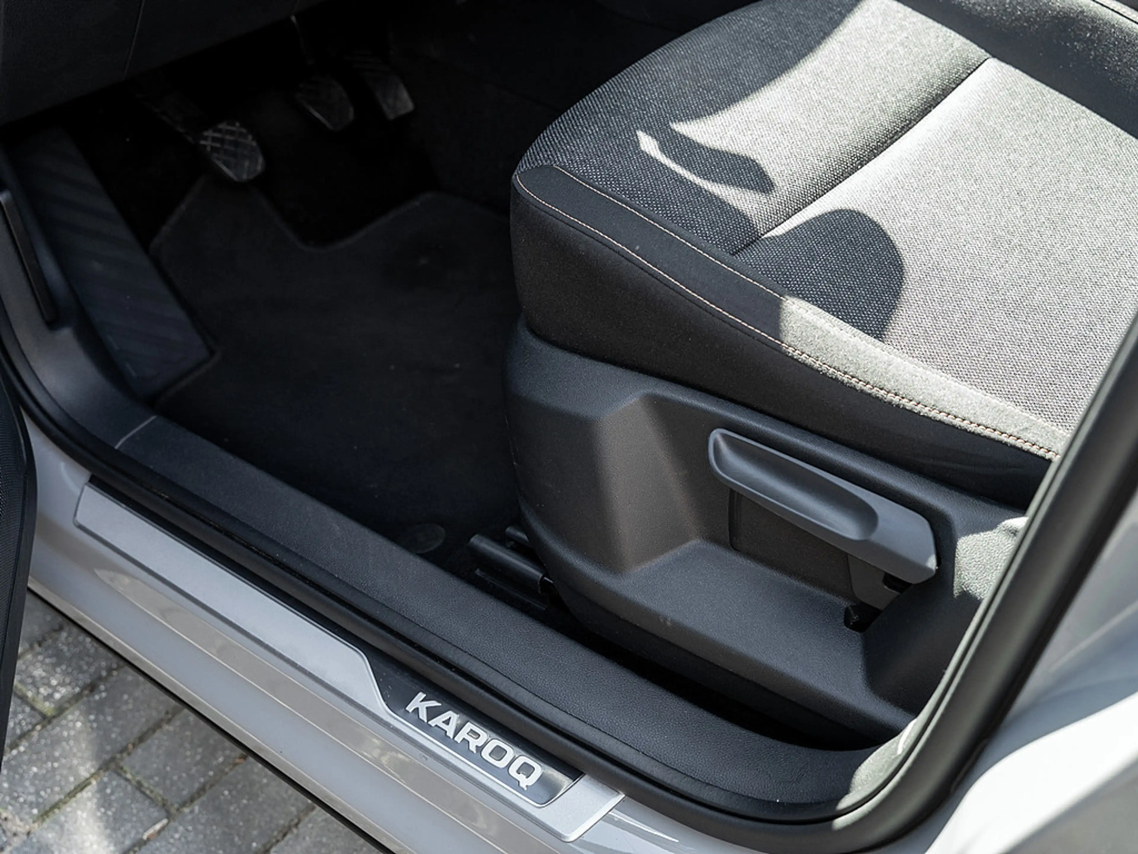 Skoda Karoq 1.0 TSI Clever PDC KEYLESS SMARTLINK — photo 14