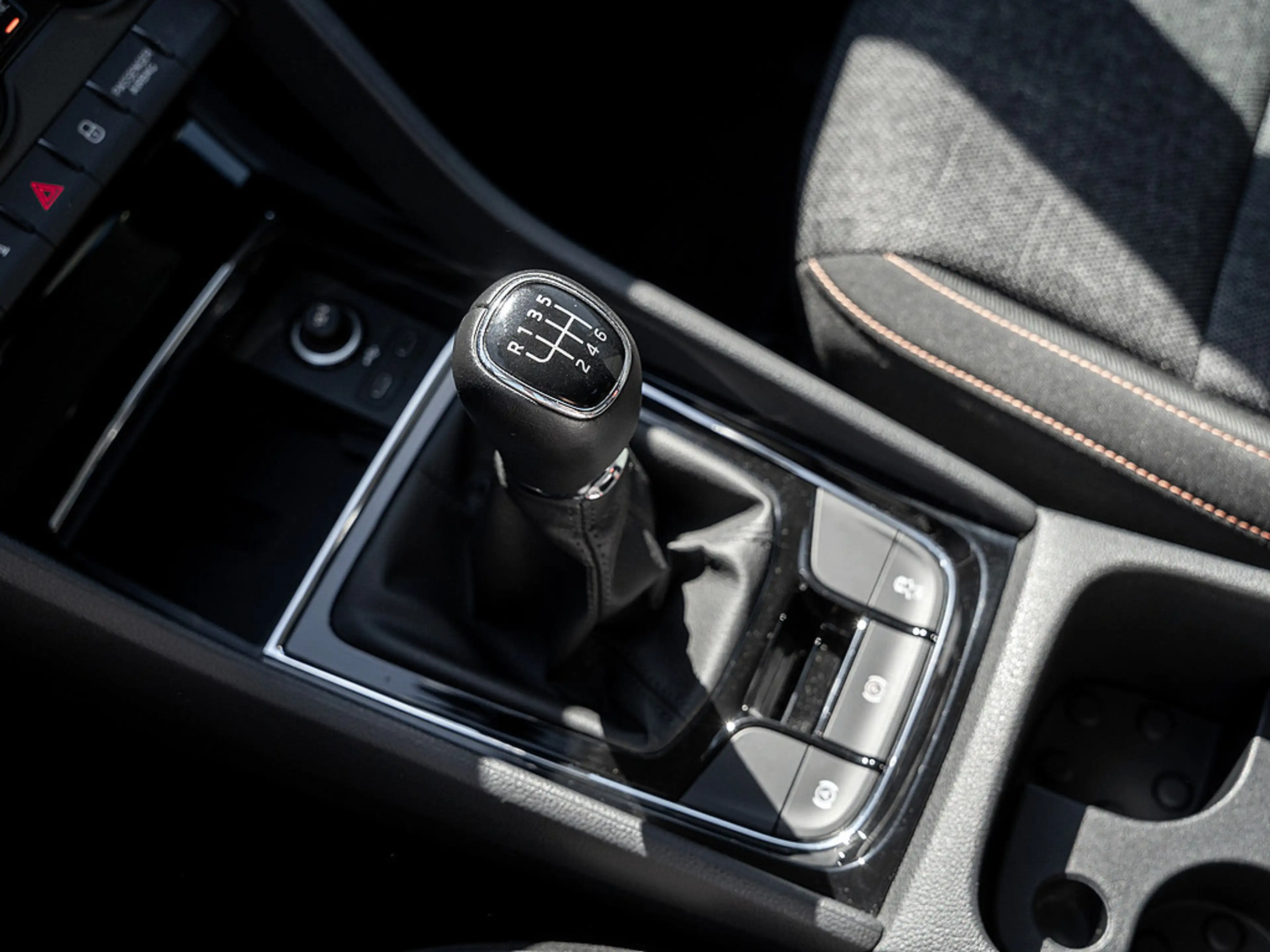 Skoda Karoq 1.0 TSI Clever PDC KEYLESS SMARTLINK — photo 9
