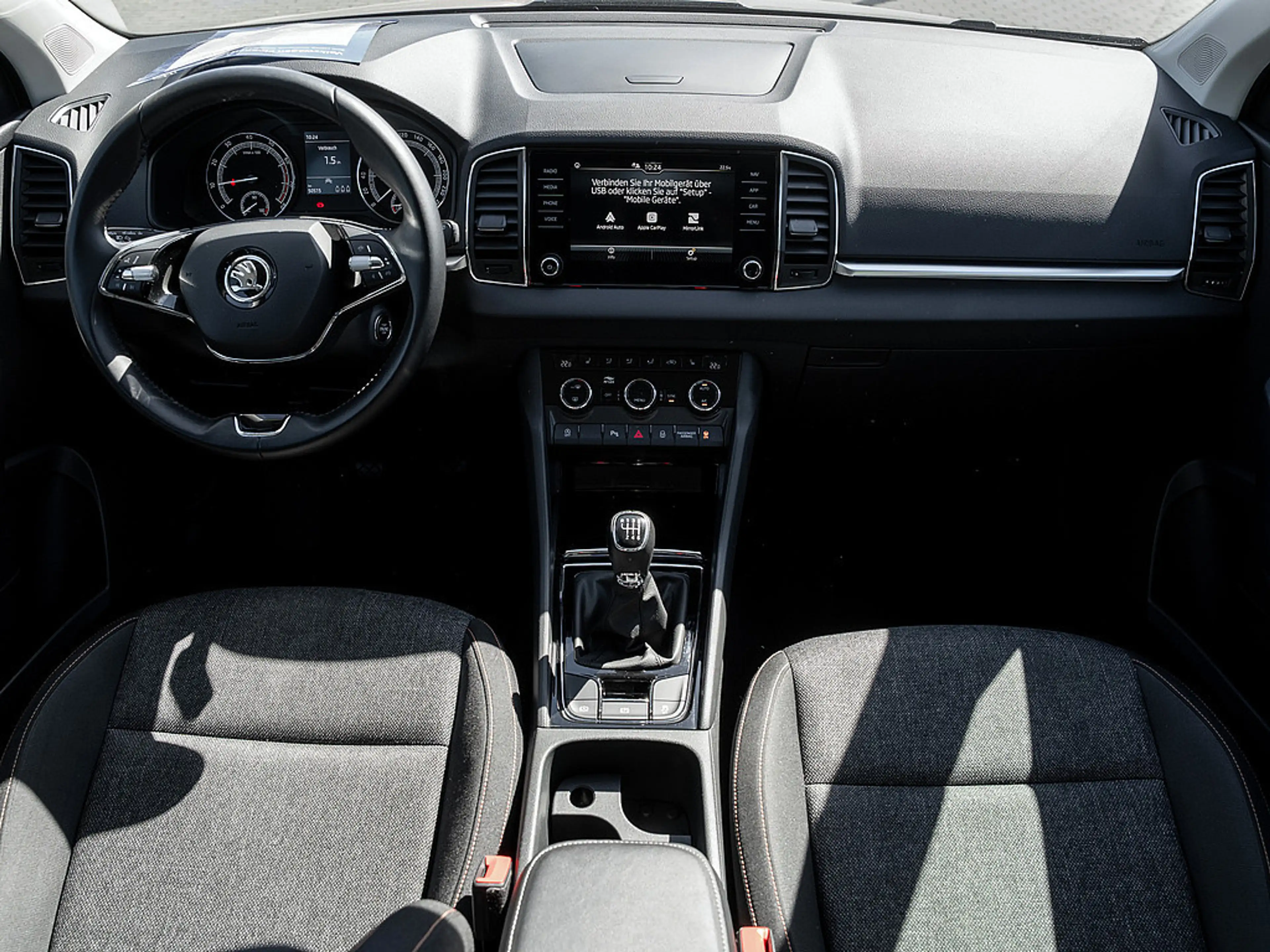 Skoda Karoq 1.0 TSI Clever PDC KEYLESS SMARTLINK — photo 6