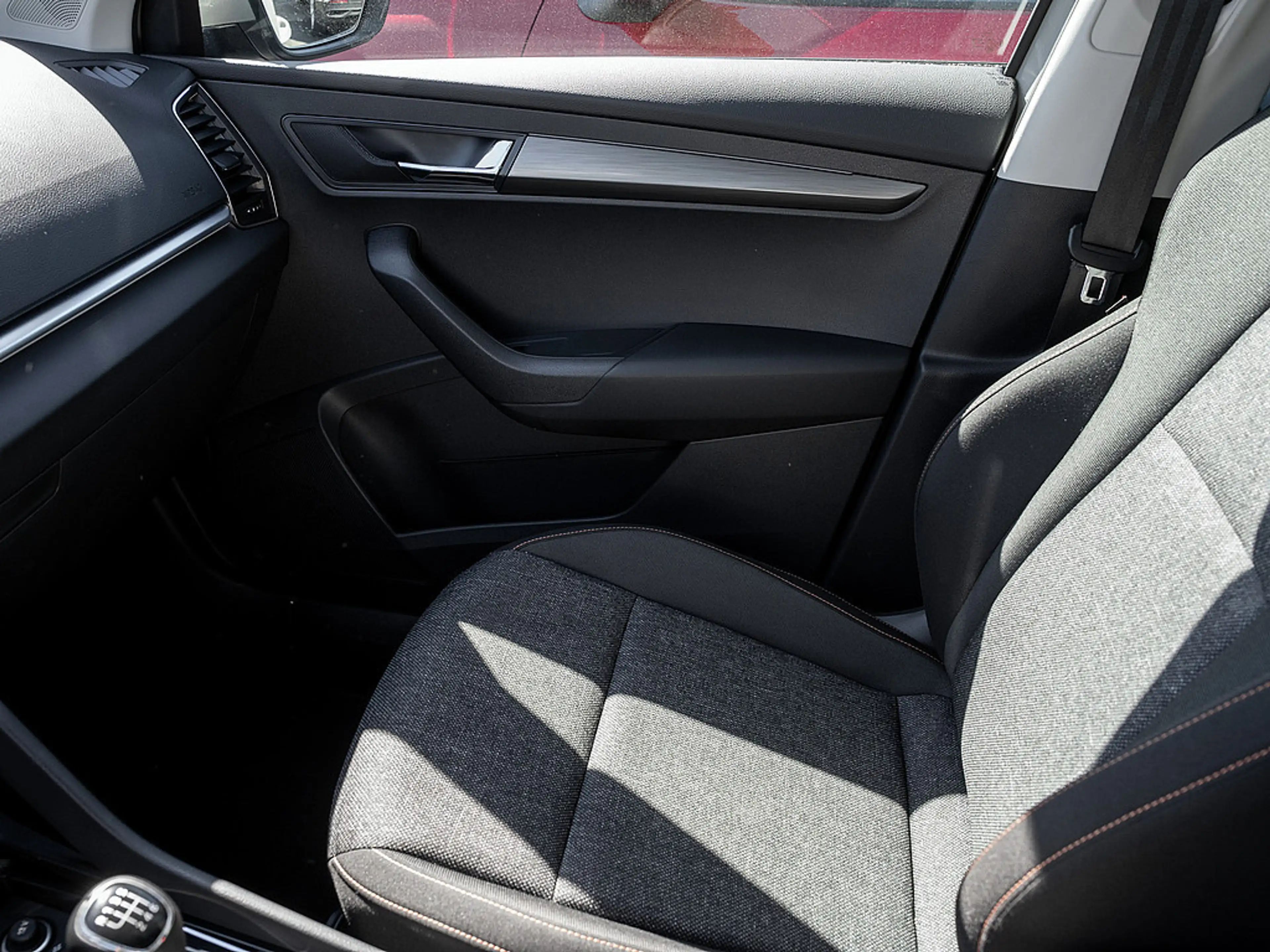 Skoda Karoq 1.0 TSI Clever PDC KEYLESS SMARTLINK — photo 10