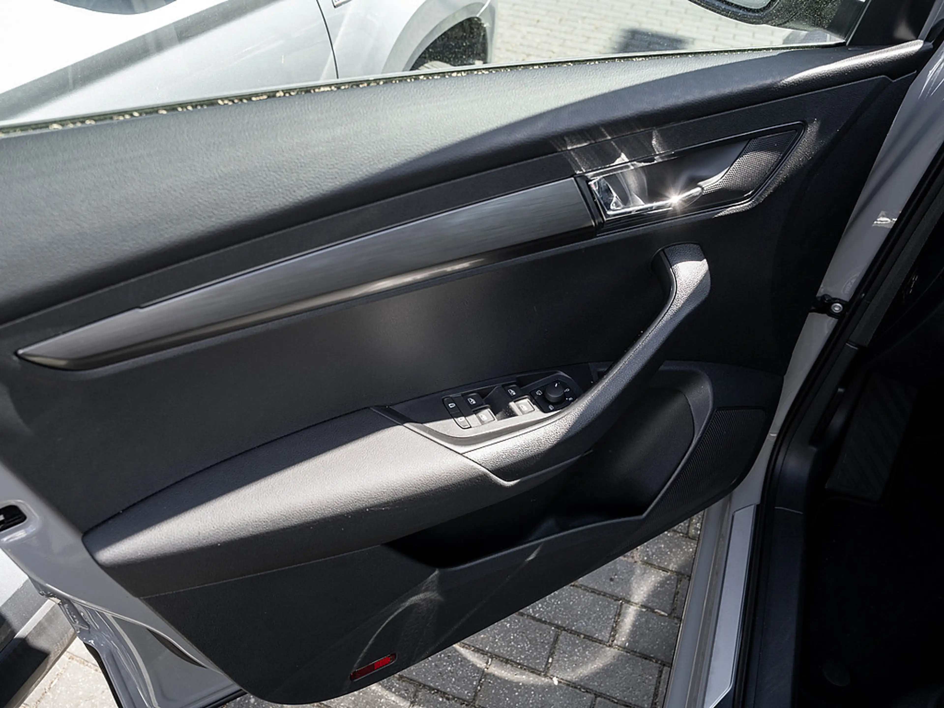 Skoda Karoq 1.0 TSI Clever PDC KEYLESS SMARTLINK — photo 13