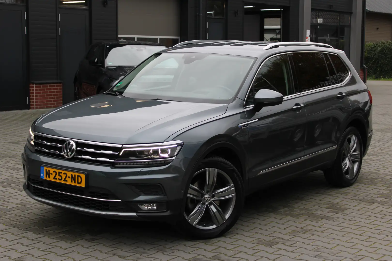 Volkswagen Tiguan Allspace 1.4 TSI Highline Business 7p. - Adaptive Cruise Co Grijs - 2