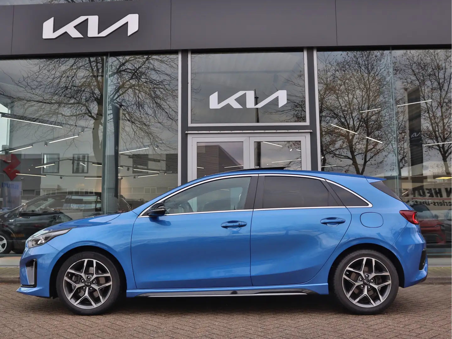 Kia Ceed / cee'd 1.0 T-GDi GT-Line | Navigatie | Camera | Stoelverw Blauw - 2