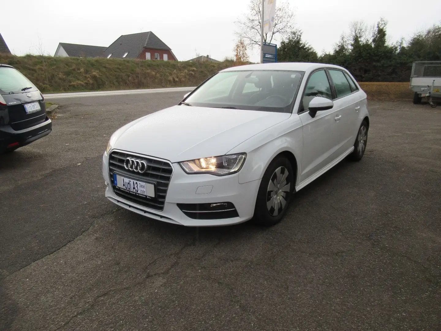 Audi A3 Sportback attraction ultra Weiß - 1