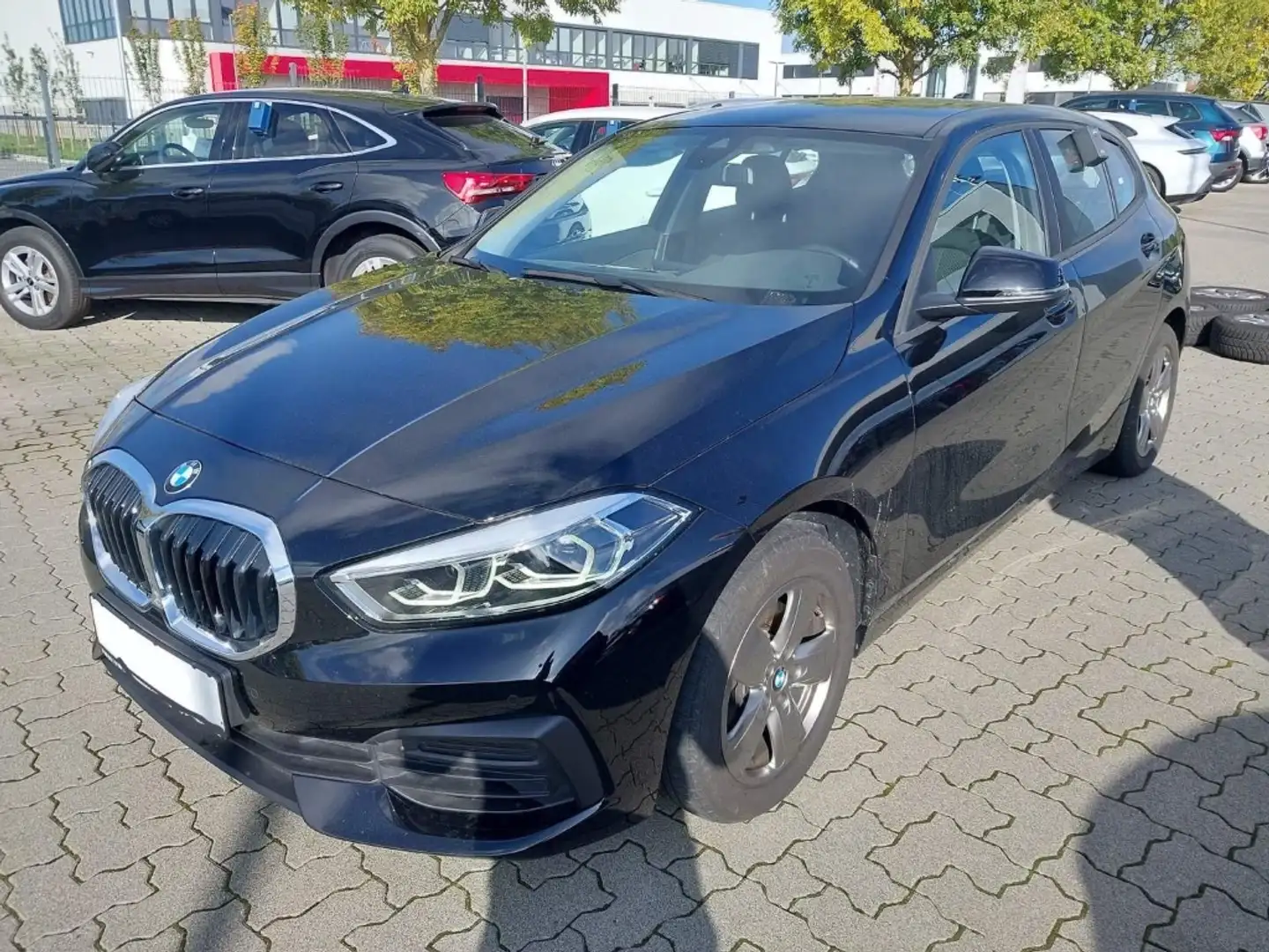 BMW 116 i AUT. +NAVI+LED+PDC+SHZ+DAB+MFL+BT+USB+WIFI Noir - 1