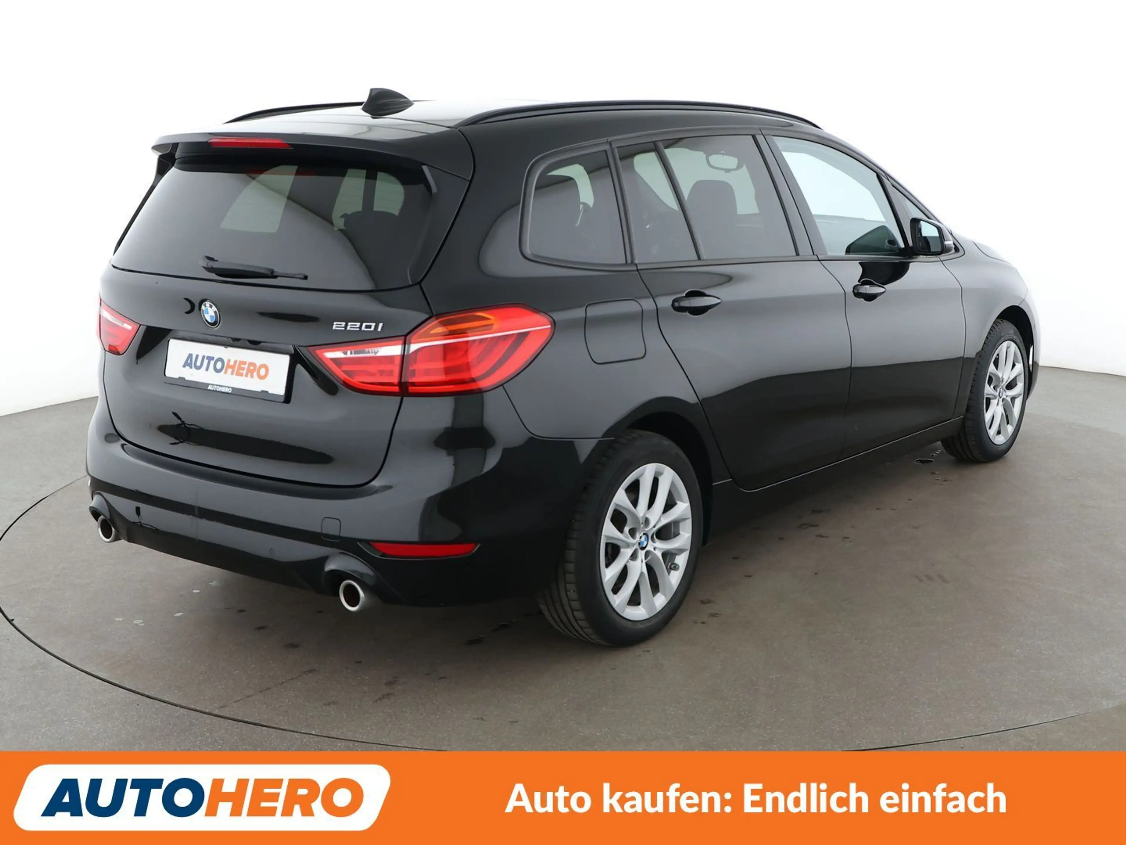 BMW 220 220i Gran Tourer Advantage Aut.*NAVI*LED*HUD*PANO* — photo 6