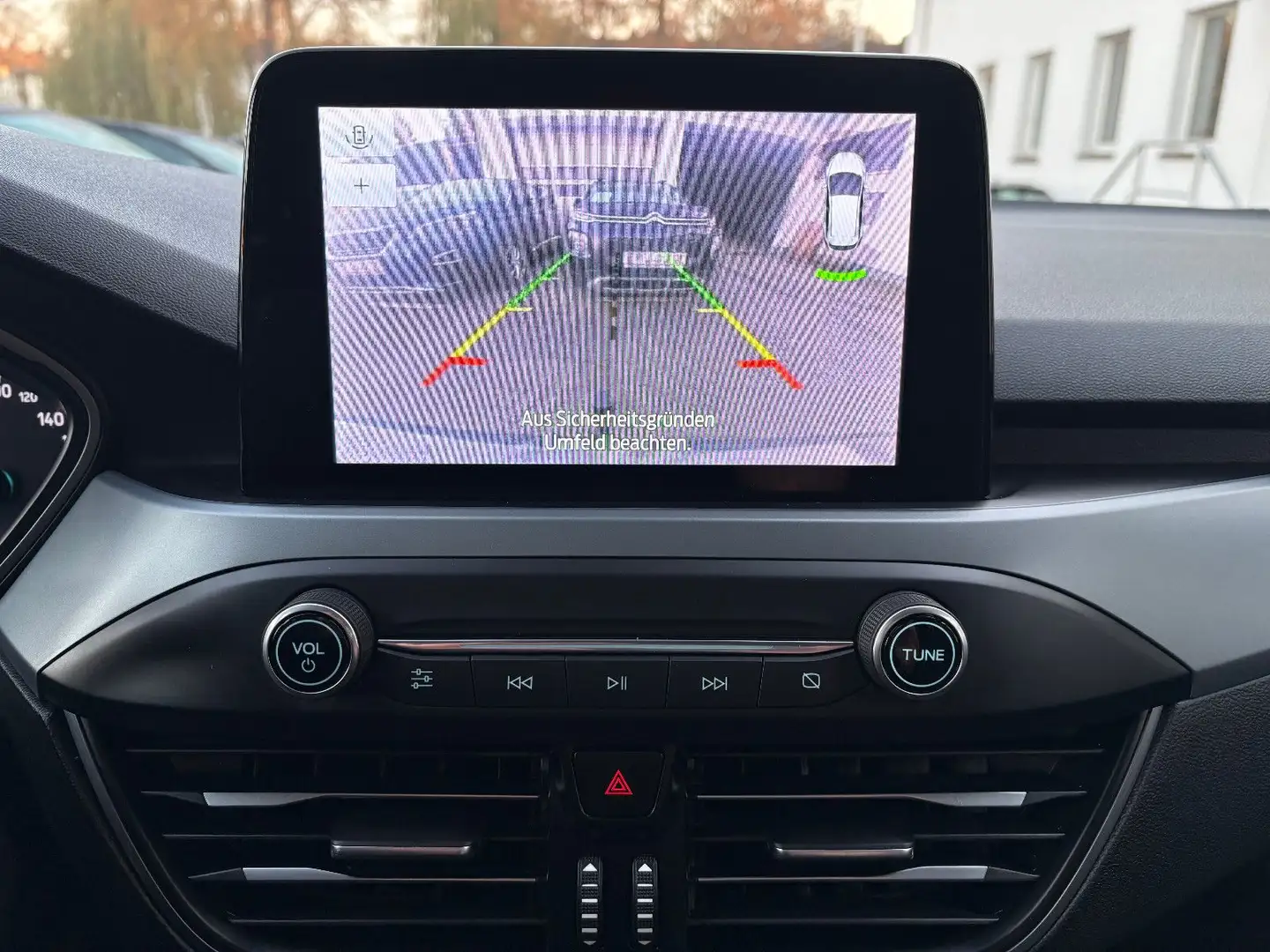 Ford Focus 1.5 EcoBlue AUT. Turnier Cool&Connect AHK Grau - 2