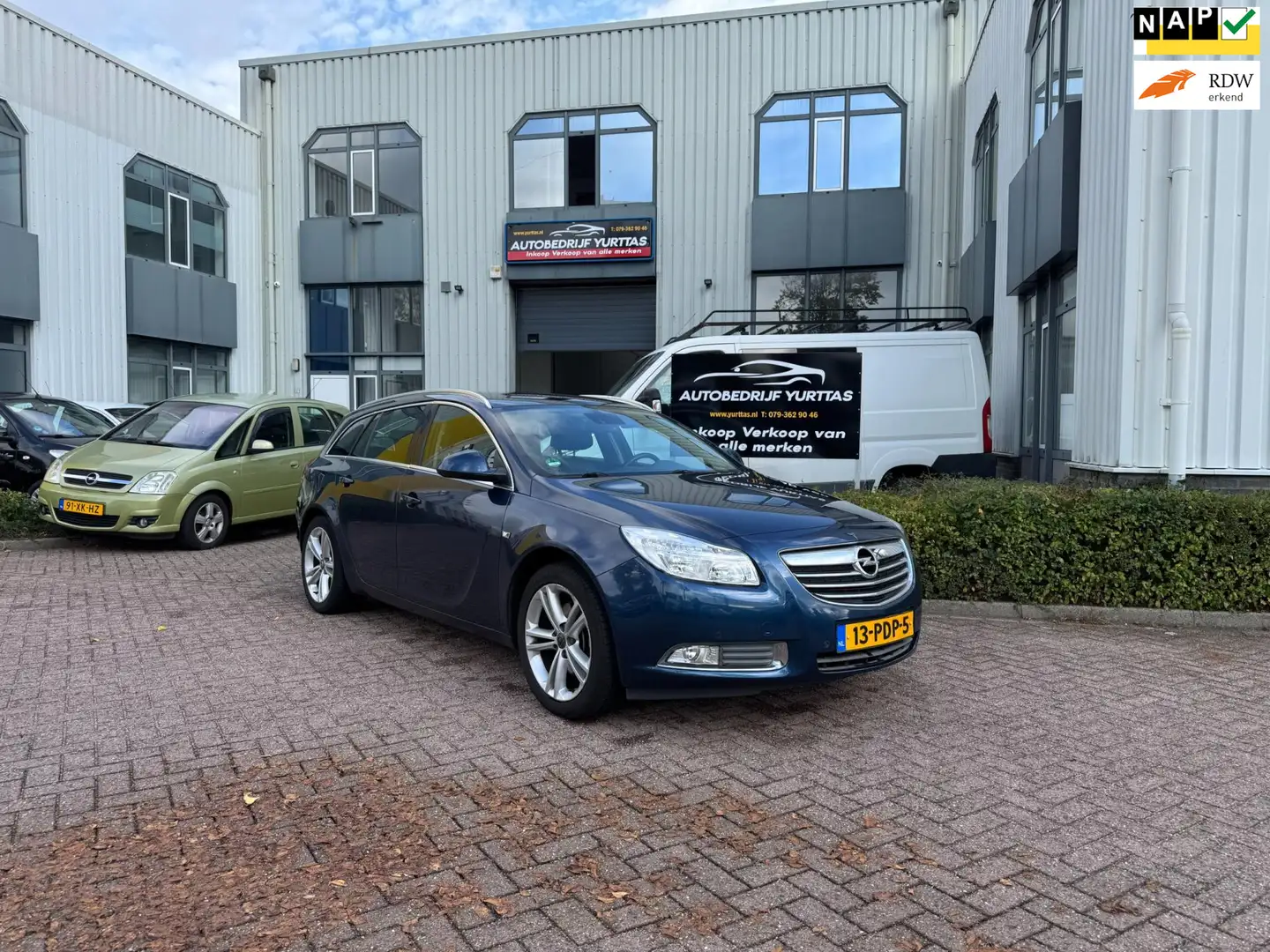 Opel Insignia Sports Tourer 1.6 T Cosmo Bleu - 1