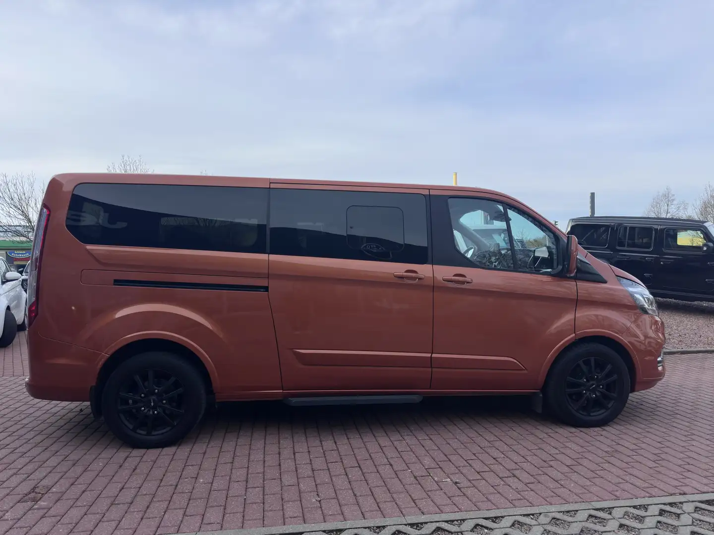 Ford Transit /Tourneo Custom Kombi 320 L2 Tourneo Titanium X Orange - 2