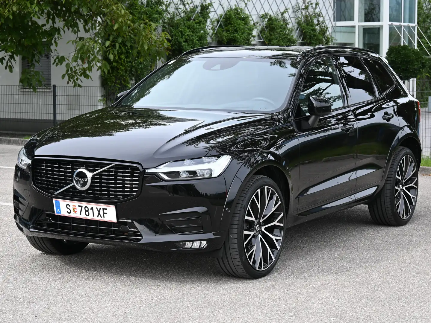 Volvo XC60 XC60 R-Design,Black Edition, Seltene235PS Variante Schwarz - 1