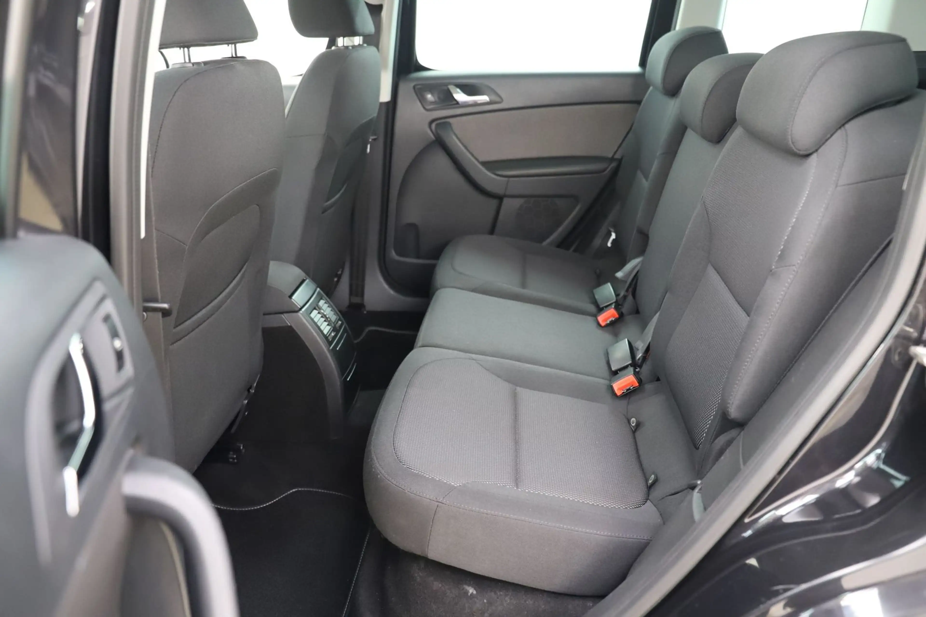 Skoda Yeti 1.2TSI — photo 11