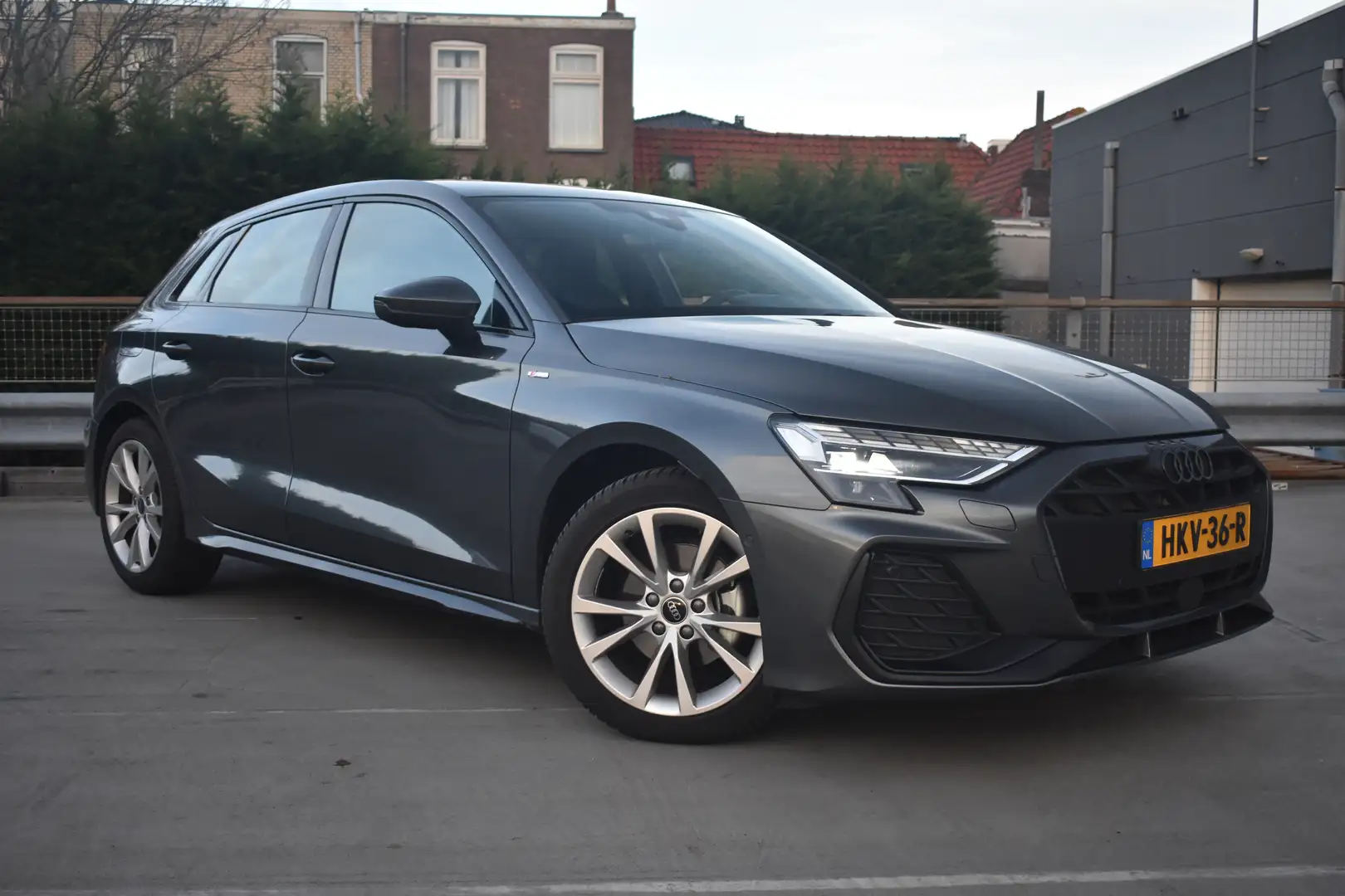 Audi A3 Sportback 30 TFSI 115PK DSG S EDITION Navigatie | Grijs - 2