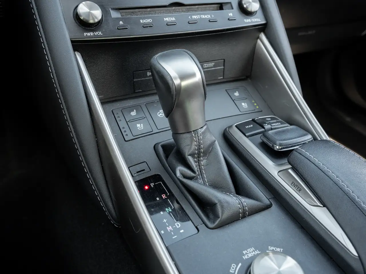 Lexus IS photo Lexus IS