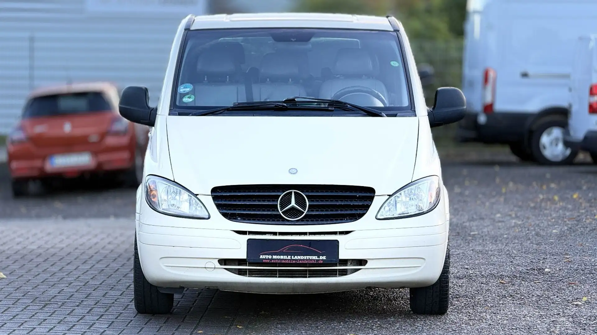 Mercedes-Benz Viano VIANO*111*CDI*LANG*LEDER*KLIMA*9-SITZER*ALU* Beige - 2