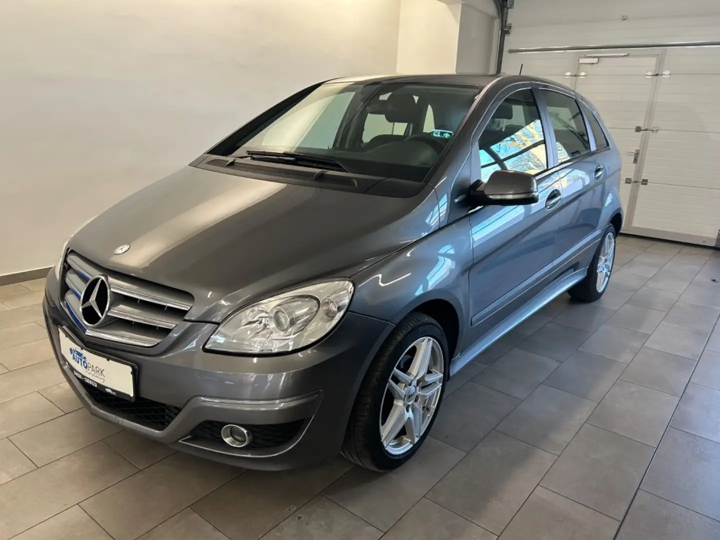 Mercedes-Benz B 180 B -Klasse  NGT Szary - 1
