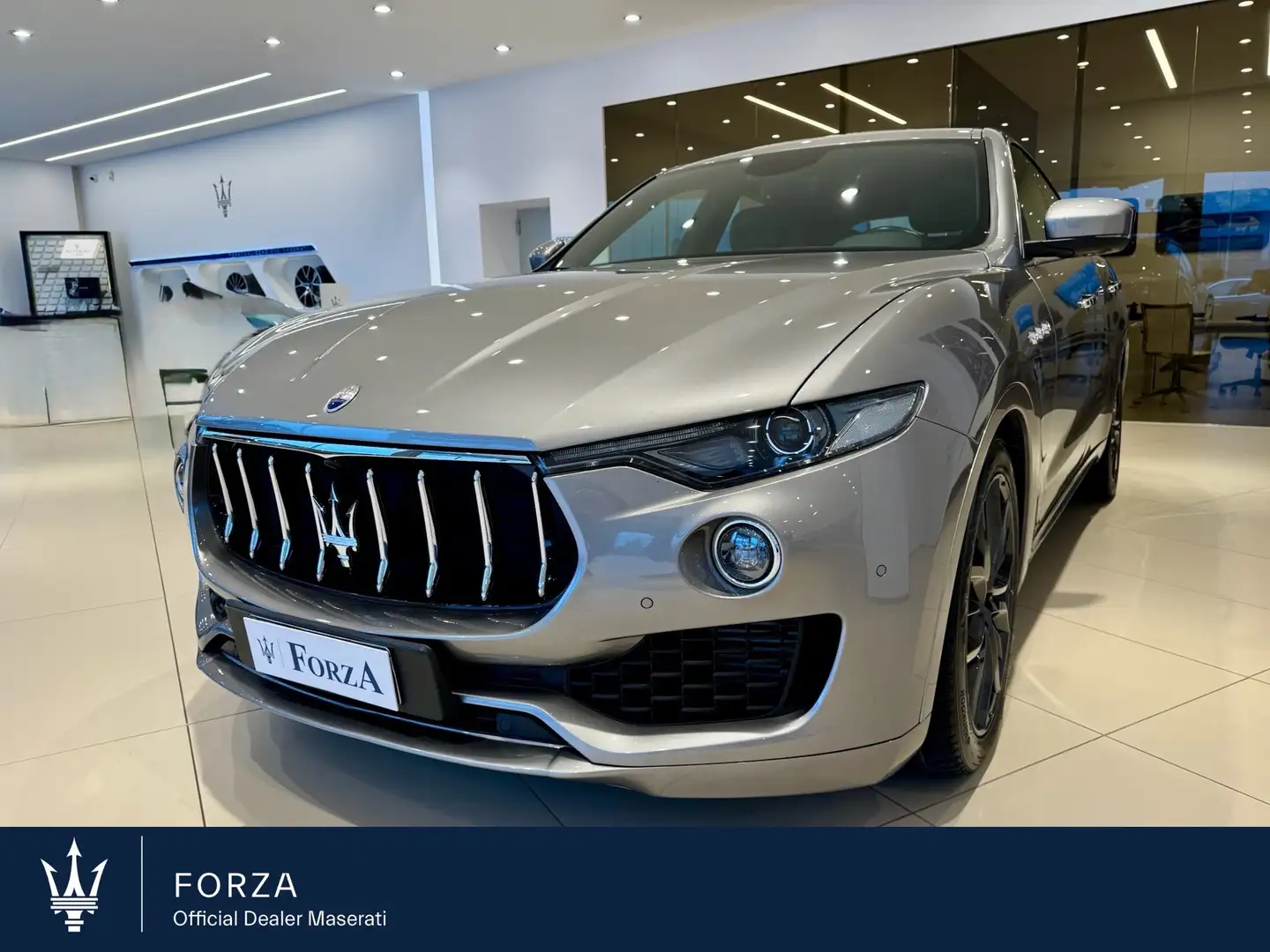 Maserati Levante 3.0 V6 250cv , C.20", Sedili riscaldati , Retrocam Gris - 1