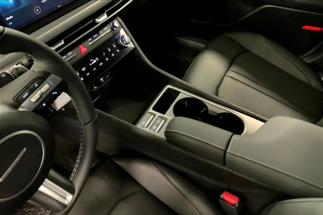 Hyundai SONATA снимка Hyundai SONATA
