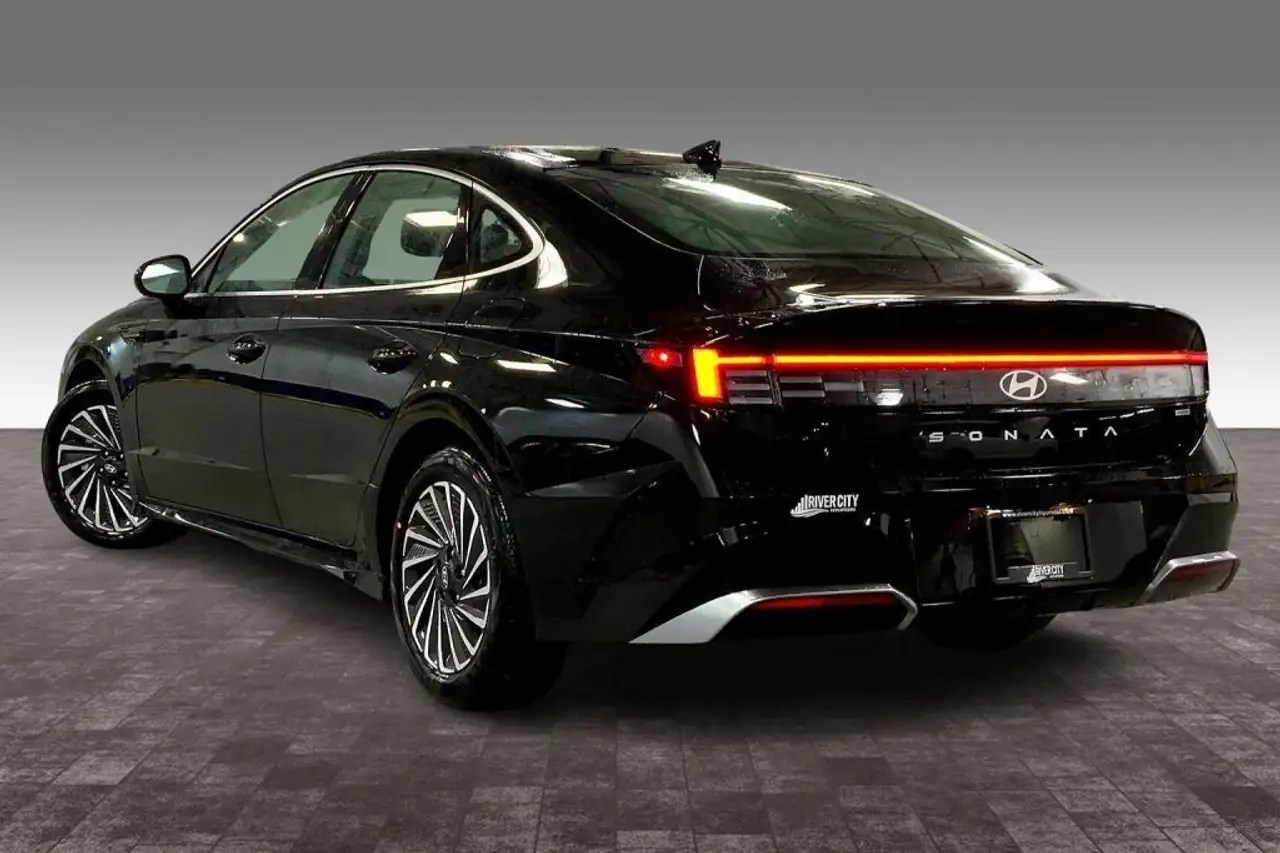 Hyundai SONATA снимка Hyundai SONATA
