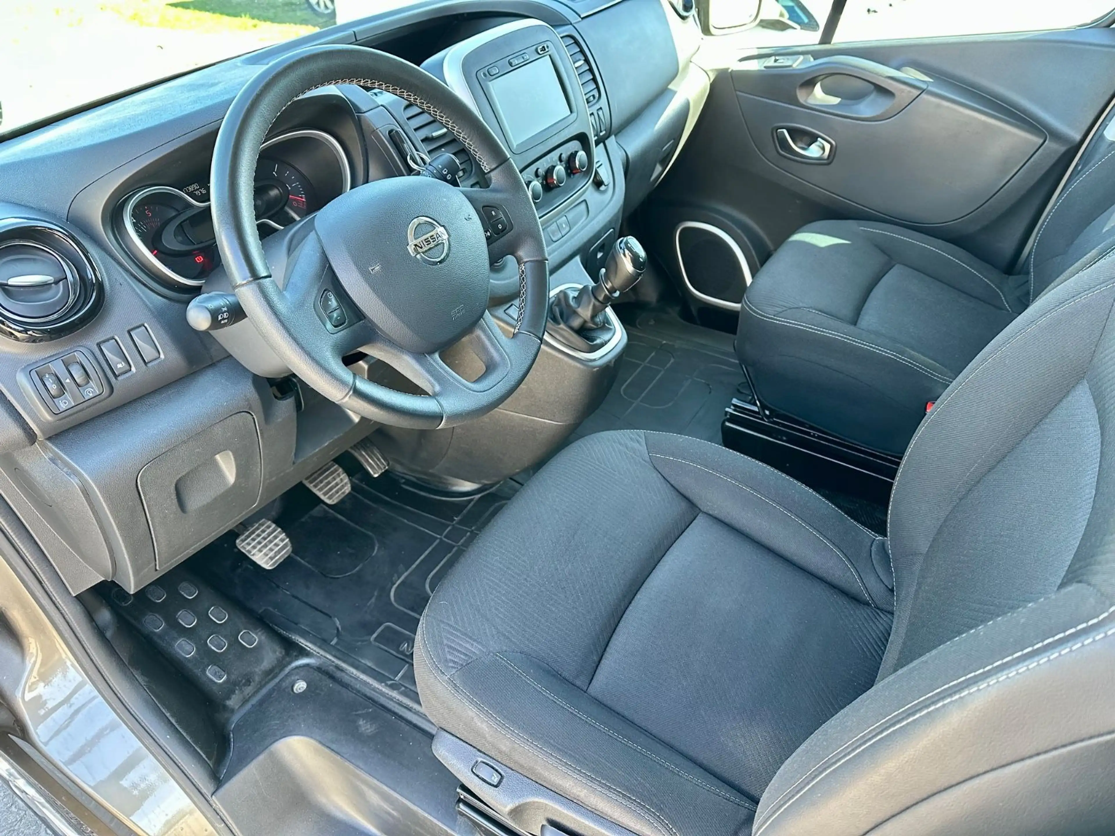 Nissan NV300 Premium 8 Sitzer — photo 13