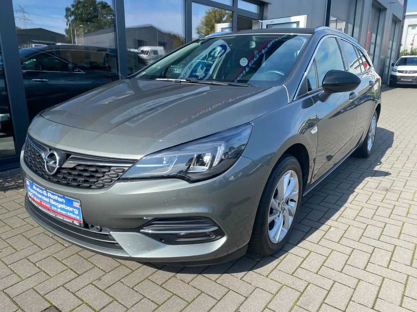 Opel Astra K Sports Tourer 1.2 Elegance*NAVI*LED* Gris - 1