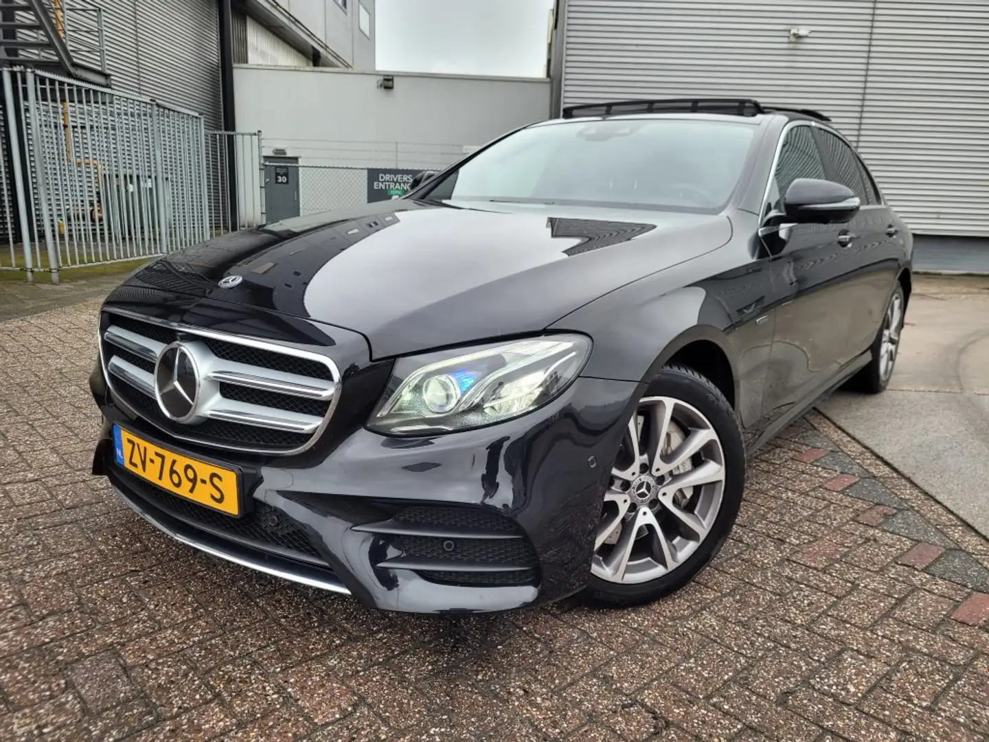 Mercedes-Benz E 300 de Business Solution AMG incl btw Noir - 1